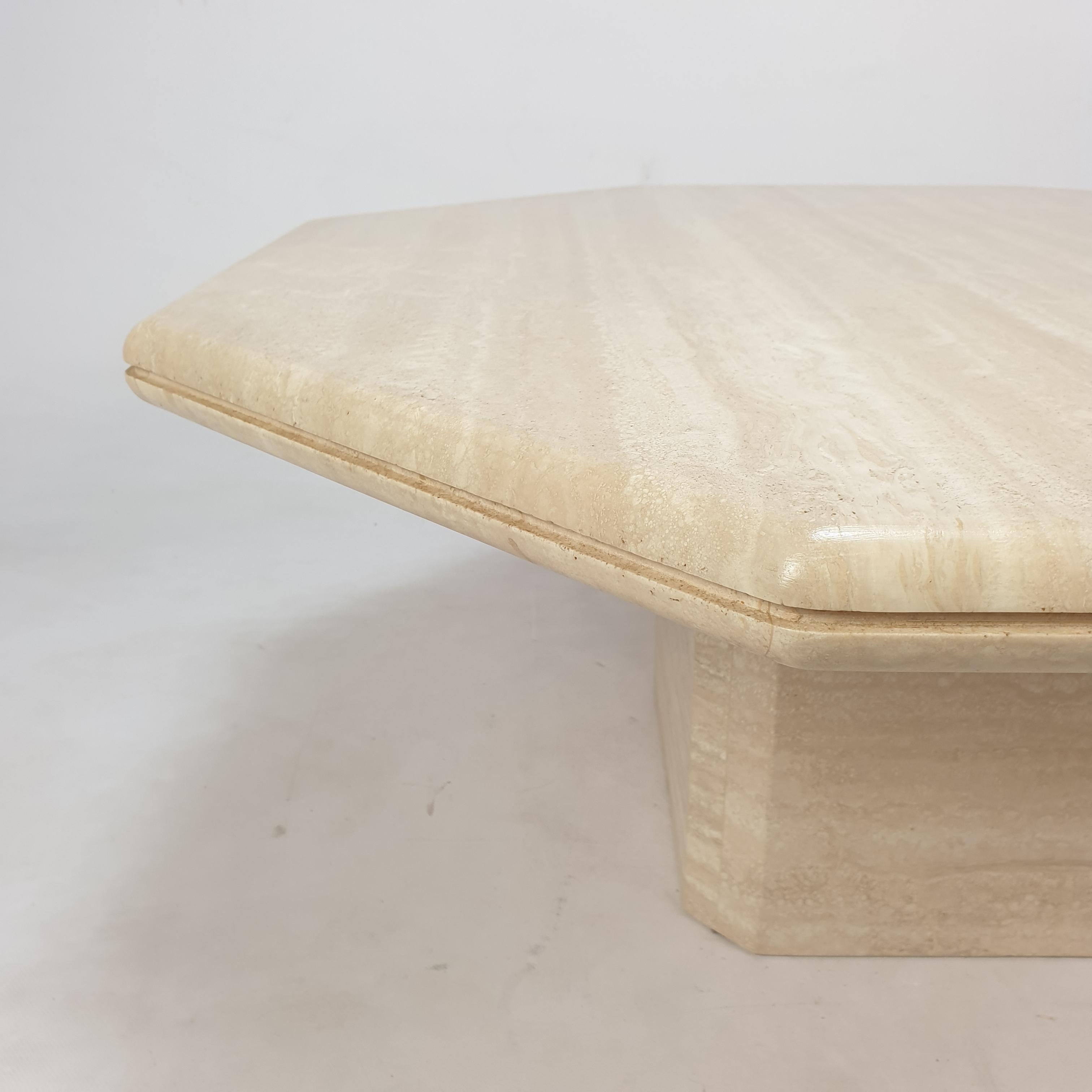 Italian Octagon Coffee Table in Travertine, 1980s For Sale 6