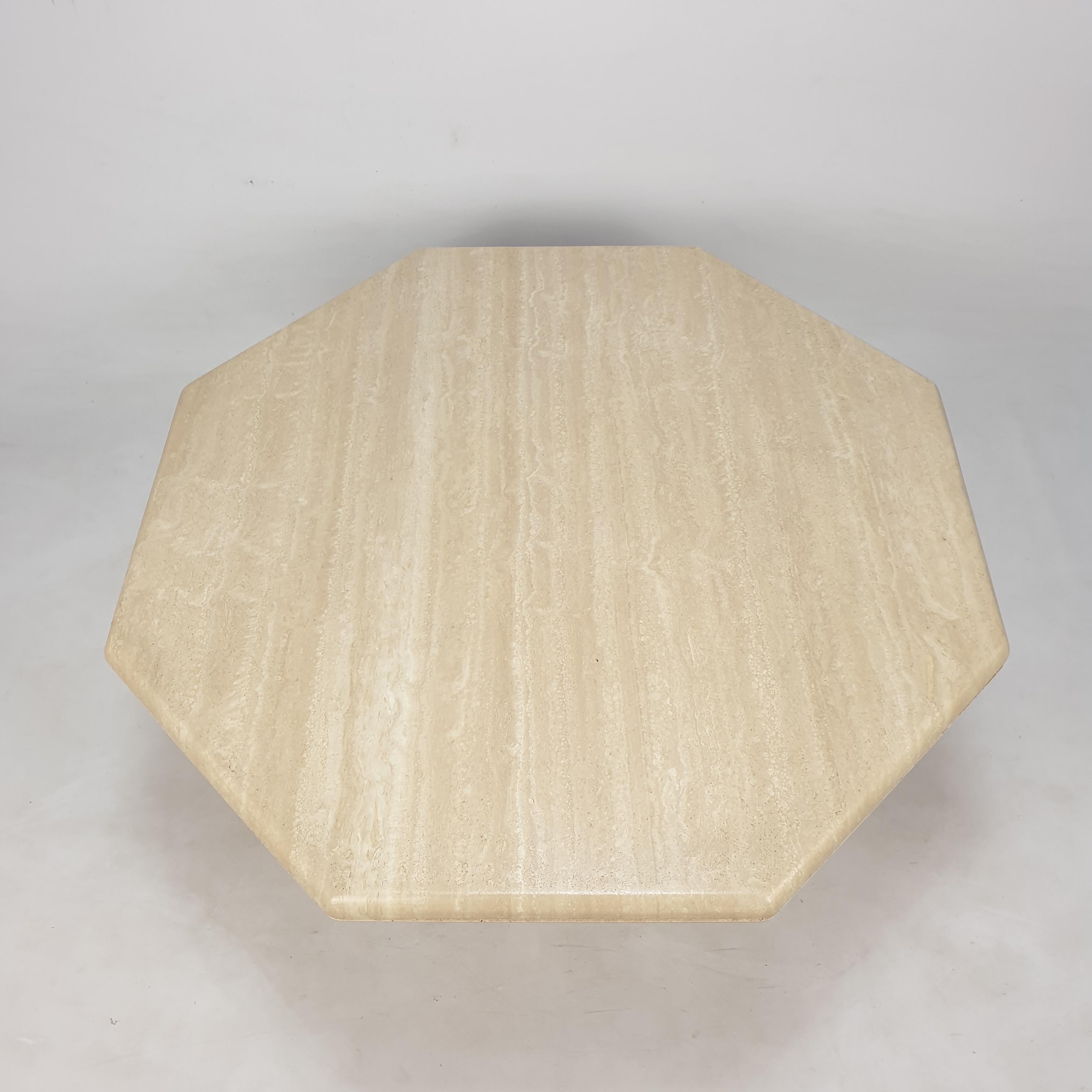 Italian Octagon Coffee Table in Travertine, 1980s In Good Condition For Sale In Oud Beijerland, NL