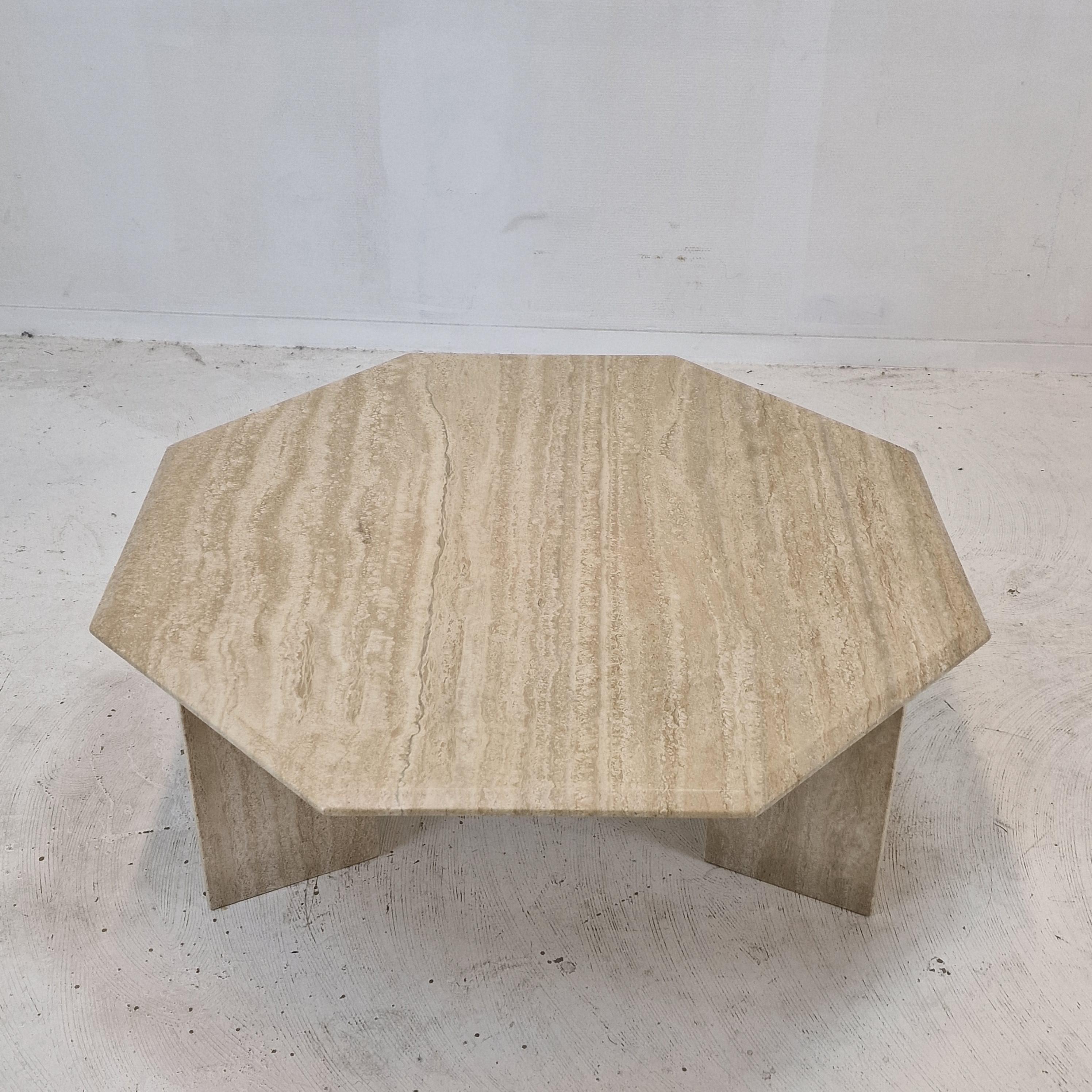 Italian Octagon Coffee Table in Travertine, 1980s For Sale 1