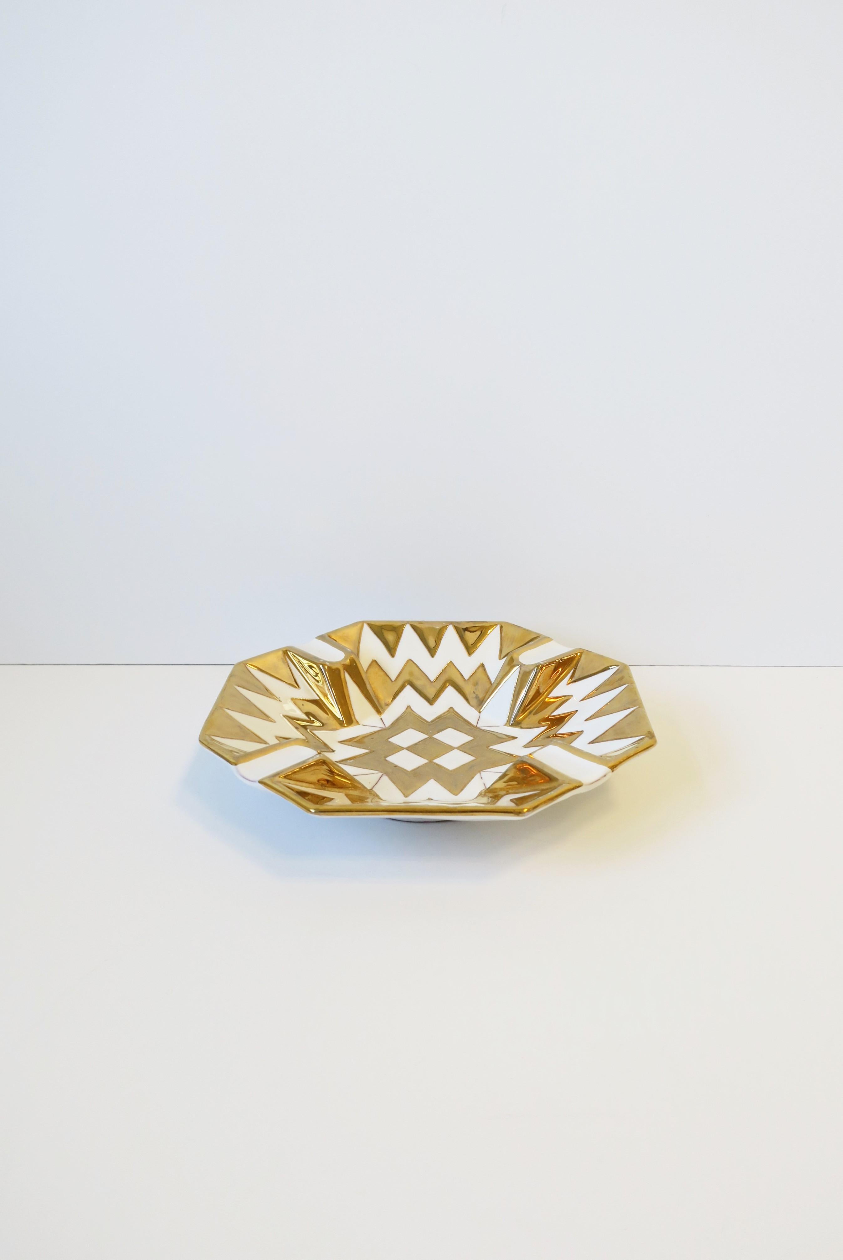 Italian White and Gold Catchall Vide-Poche or Ashtray For Sale 3