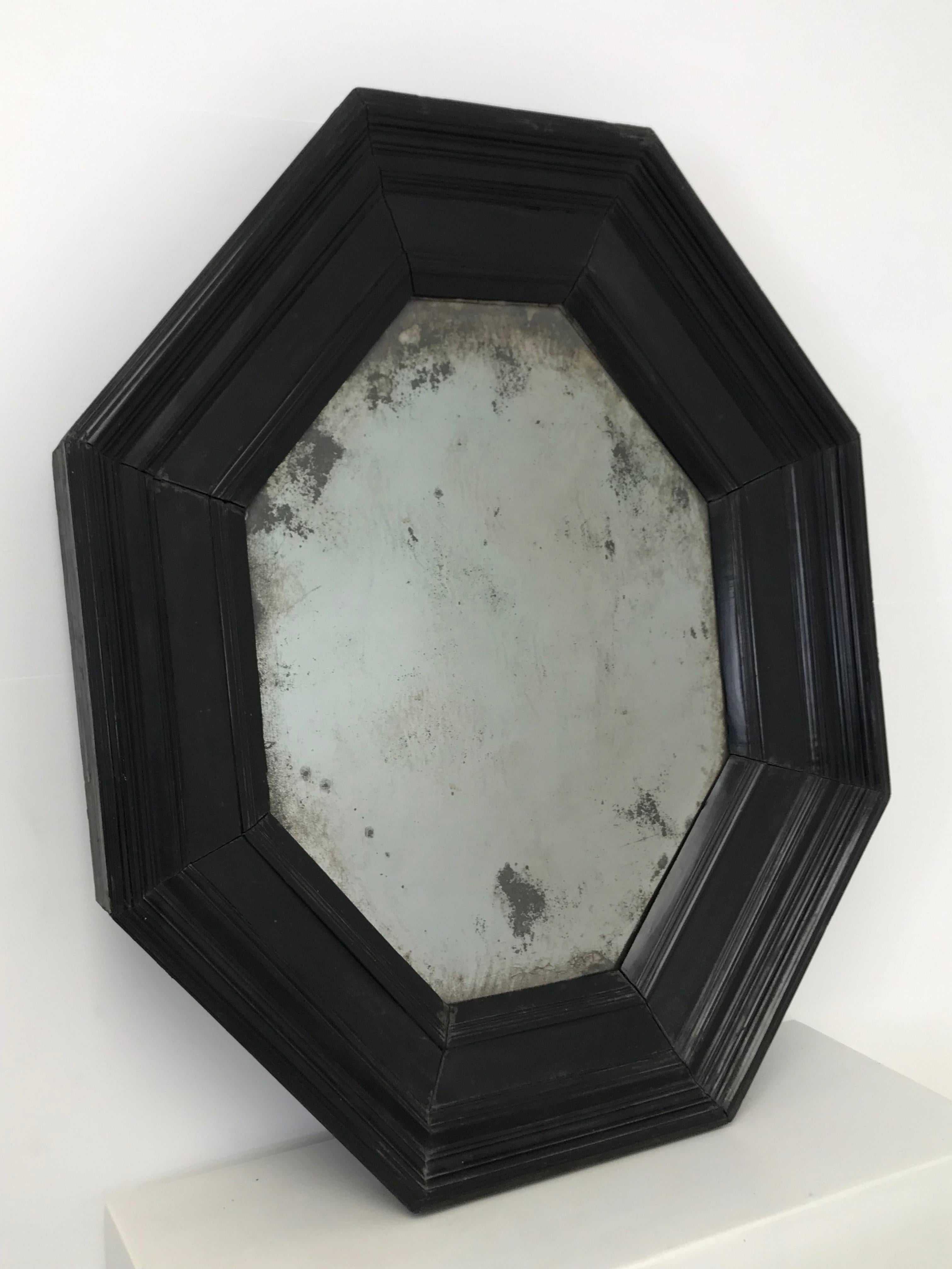 Walnut Italian Octogonal Mirror, 18th Century For Sale