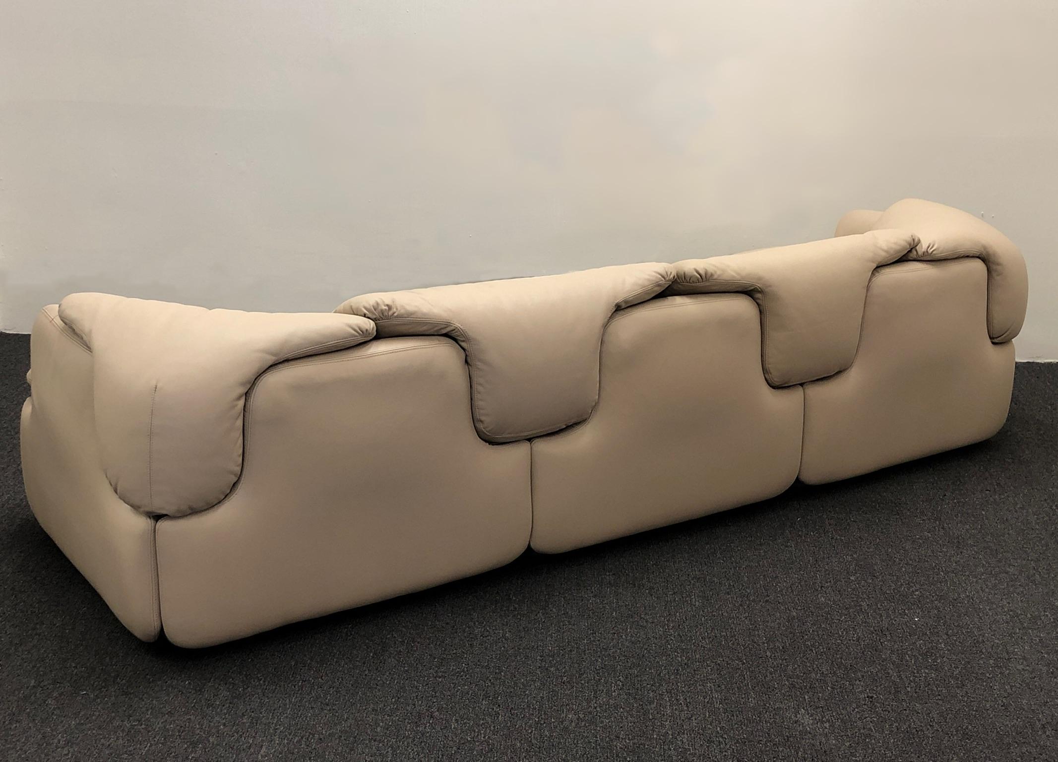 Late 20th Century Italian Off White Leather Sofa by Alberto Rosselli for Saporiti