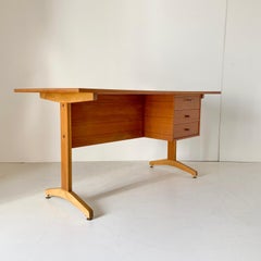 Bureau italien en teck dans le style de Gianfranco Frattini, Italie années 1960