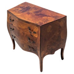 Commodes and Chests of Drawers