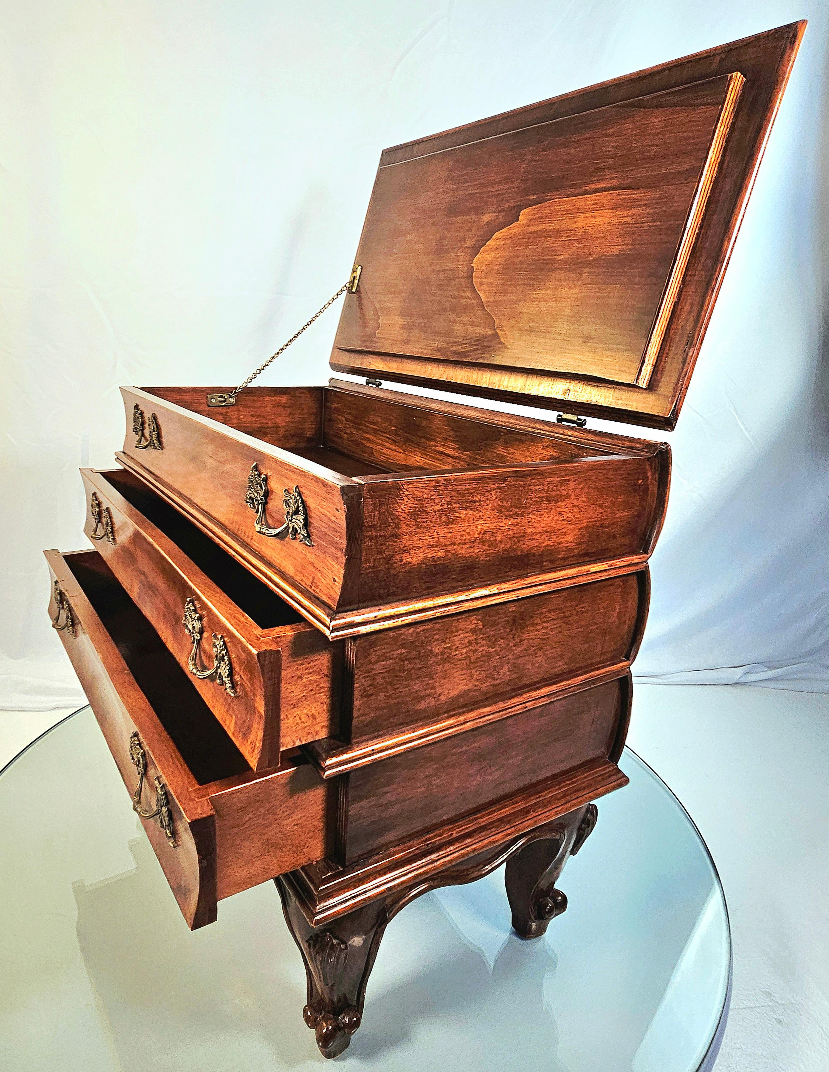 Table d'appoint en ronce d'olivier italienne Figurative Faux Book Stack en vente 10