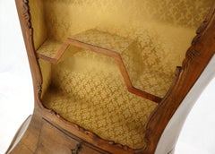 Secrétaire italien en bois de ronce d'olivier italien avec pieds cabriole Bombay et bibliothèque