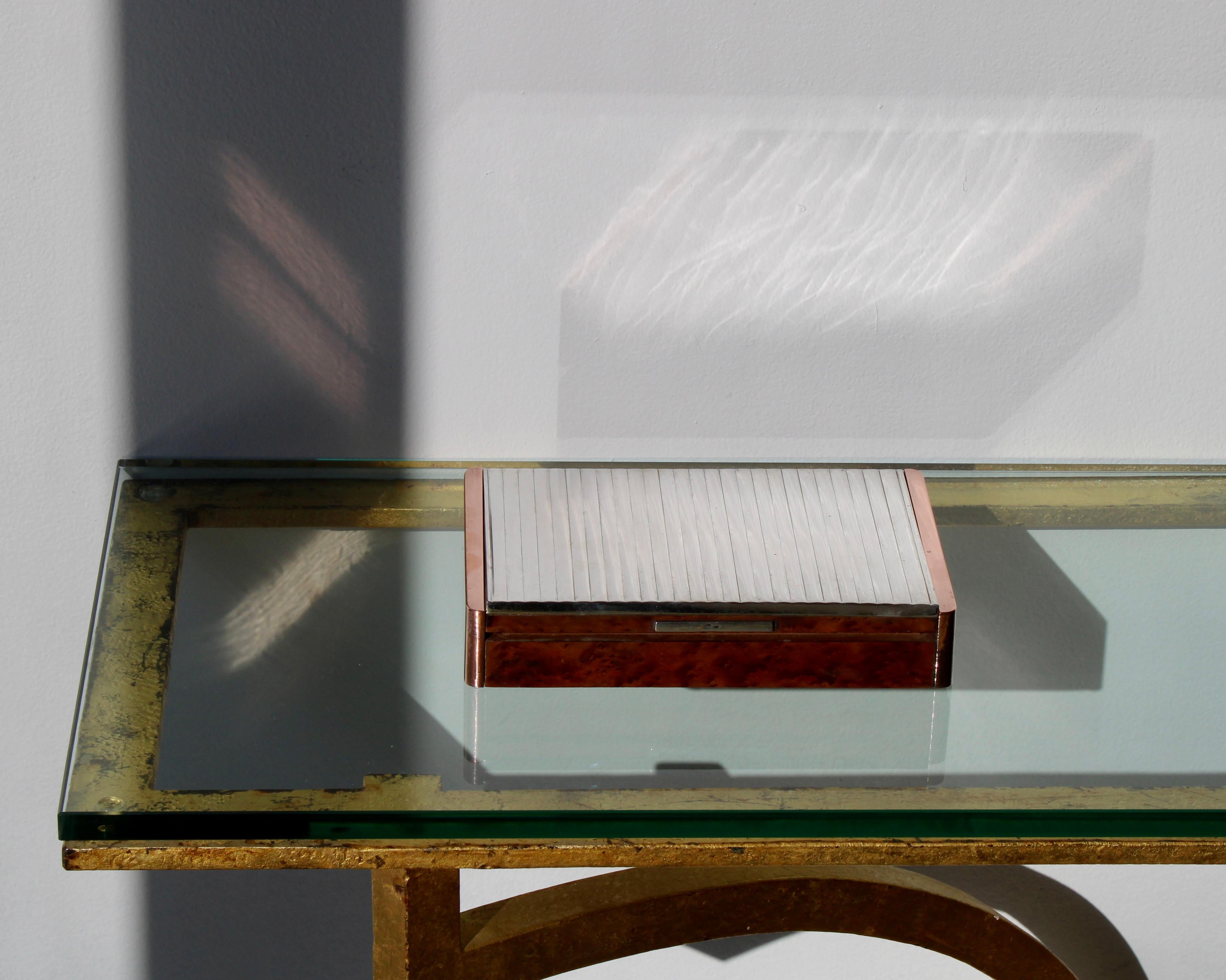 Coffret à cigarettes ou commode en bois d'olivier italien par Argenteria Alignani en vente 7