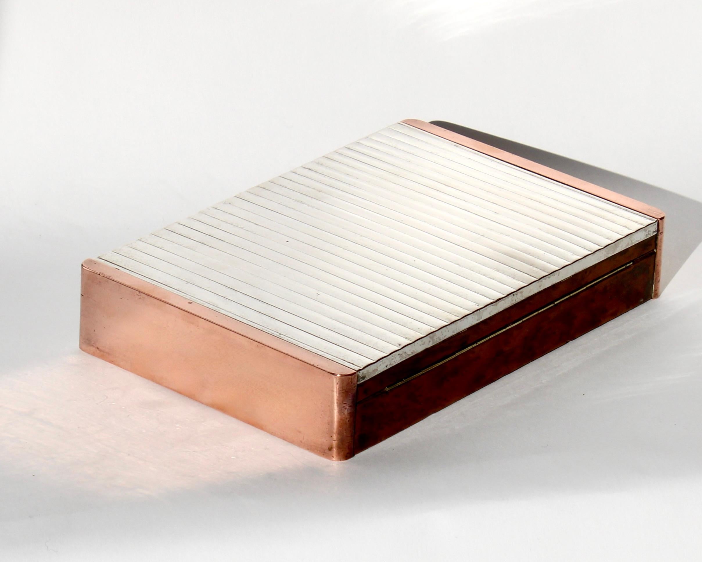 Coffret à cigarettes ou commode en bois d'olivier italien par Argenteria Alignani en vente 1