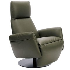 Fauteuil de relaxation en cuir italien de couleur olive:: Poltrona Frau