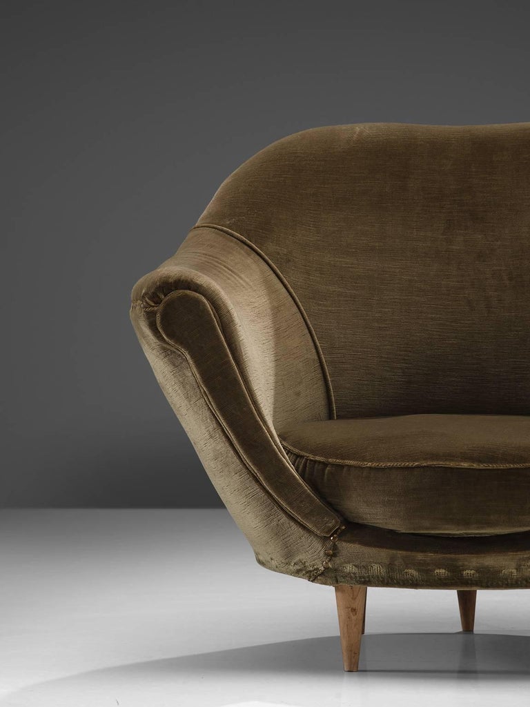 Italian Olive Green Velvet Club Chairs For At 1stdibs Mid 20th Century Italian Olive Green Velvet Club Chairs For