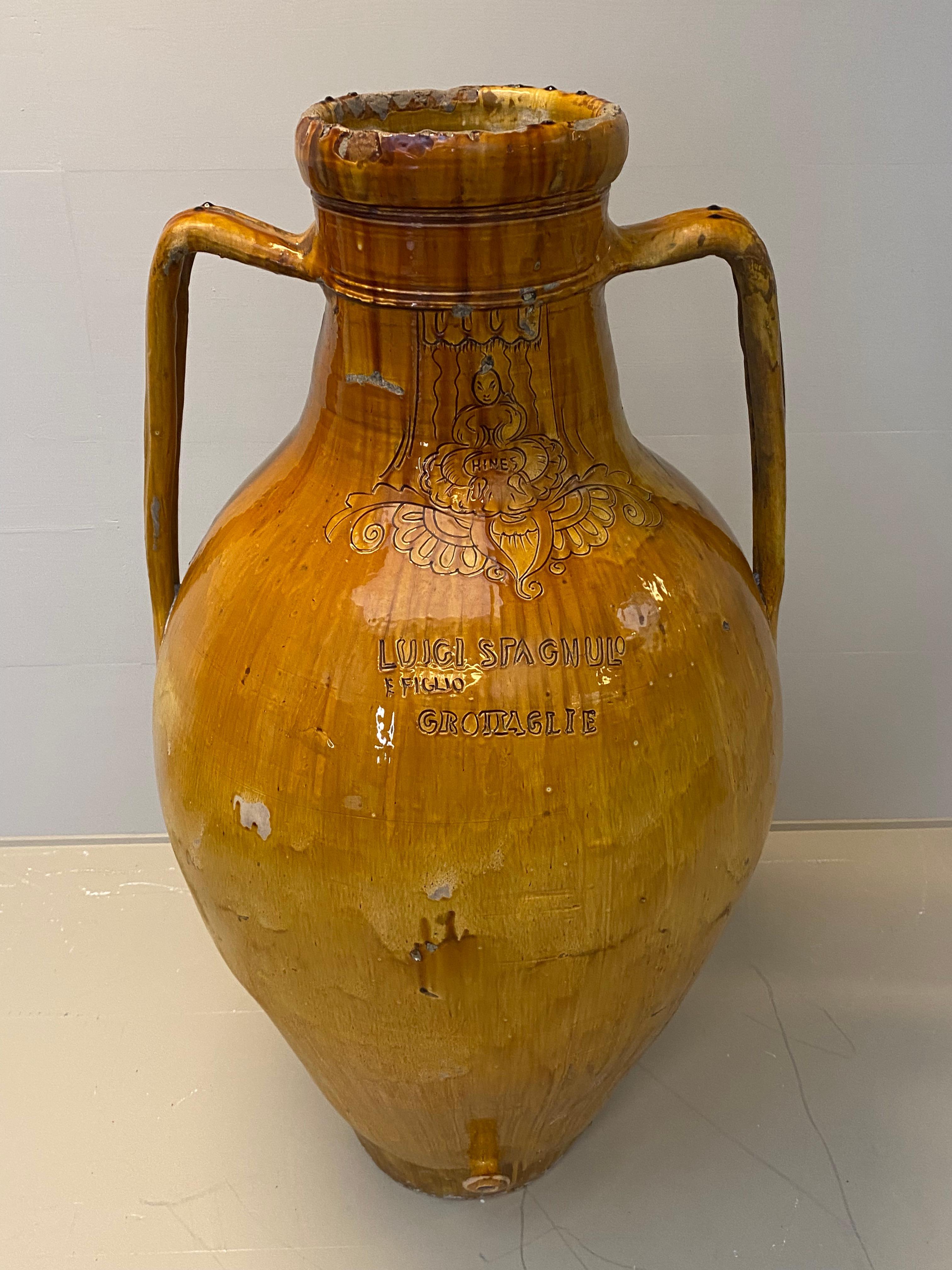 Exceptionally Big Italian Olive Jar with beautiful Yellow/Brown Color In Good Condition For Sale In Schellebelle, BE