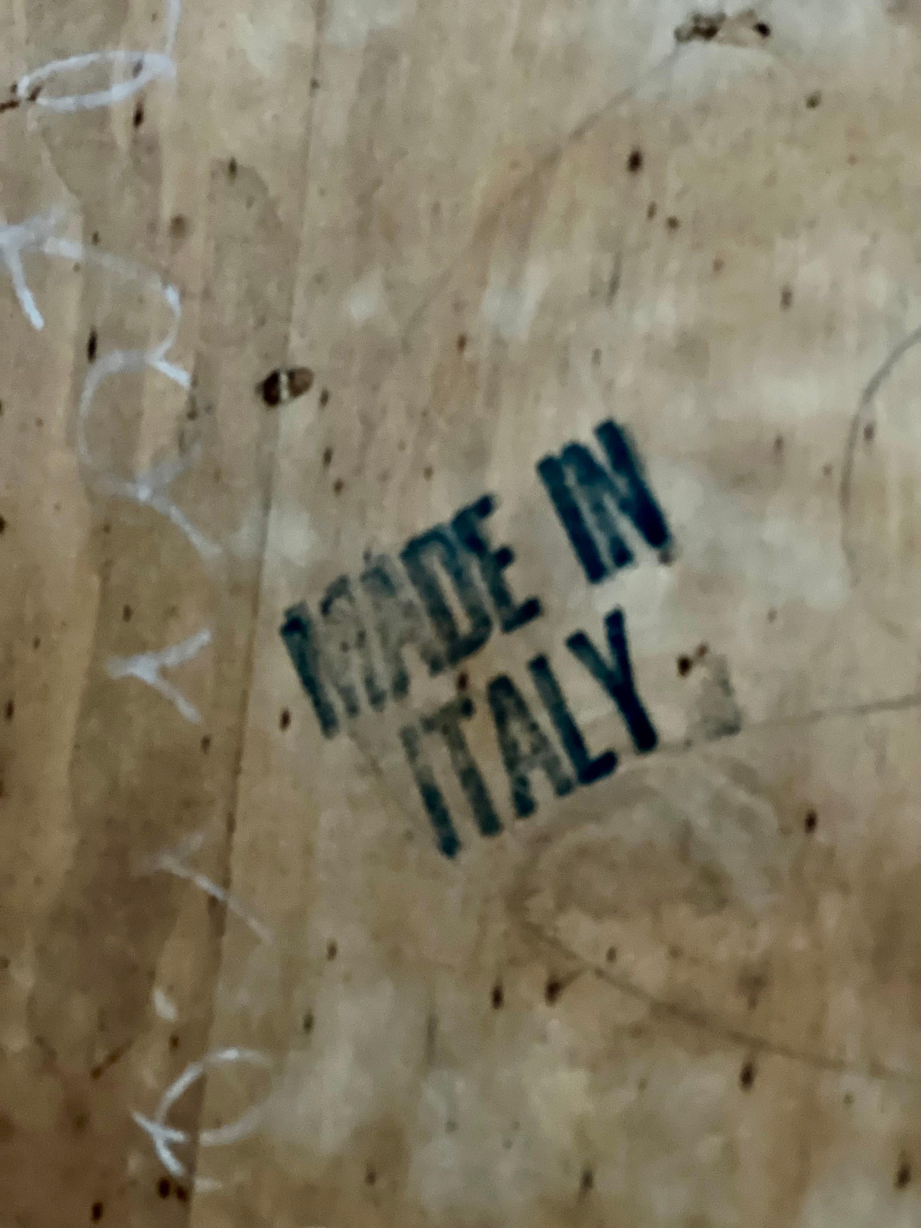 Italienische Bombe-Kommode aus Olivenholz, frühes 20. Jahrhundert im Angebot 11