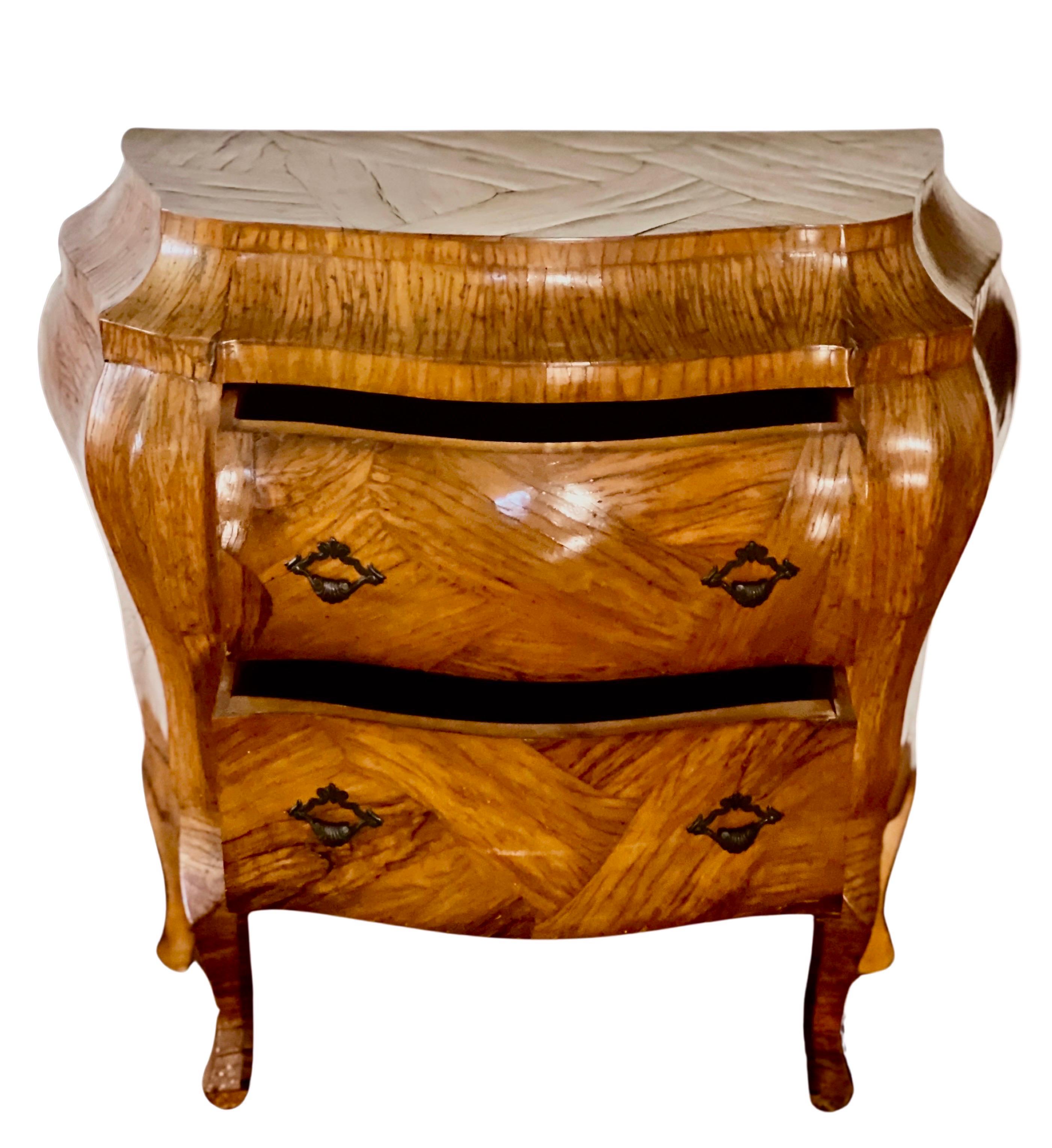 Italian Olive Wood Bombe Commode, Early 20th Century In Good Condition For Sale In Doylestown, PA