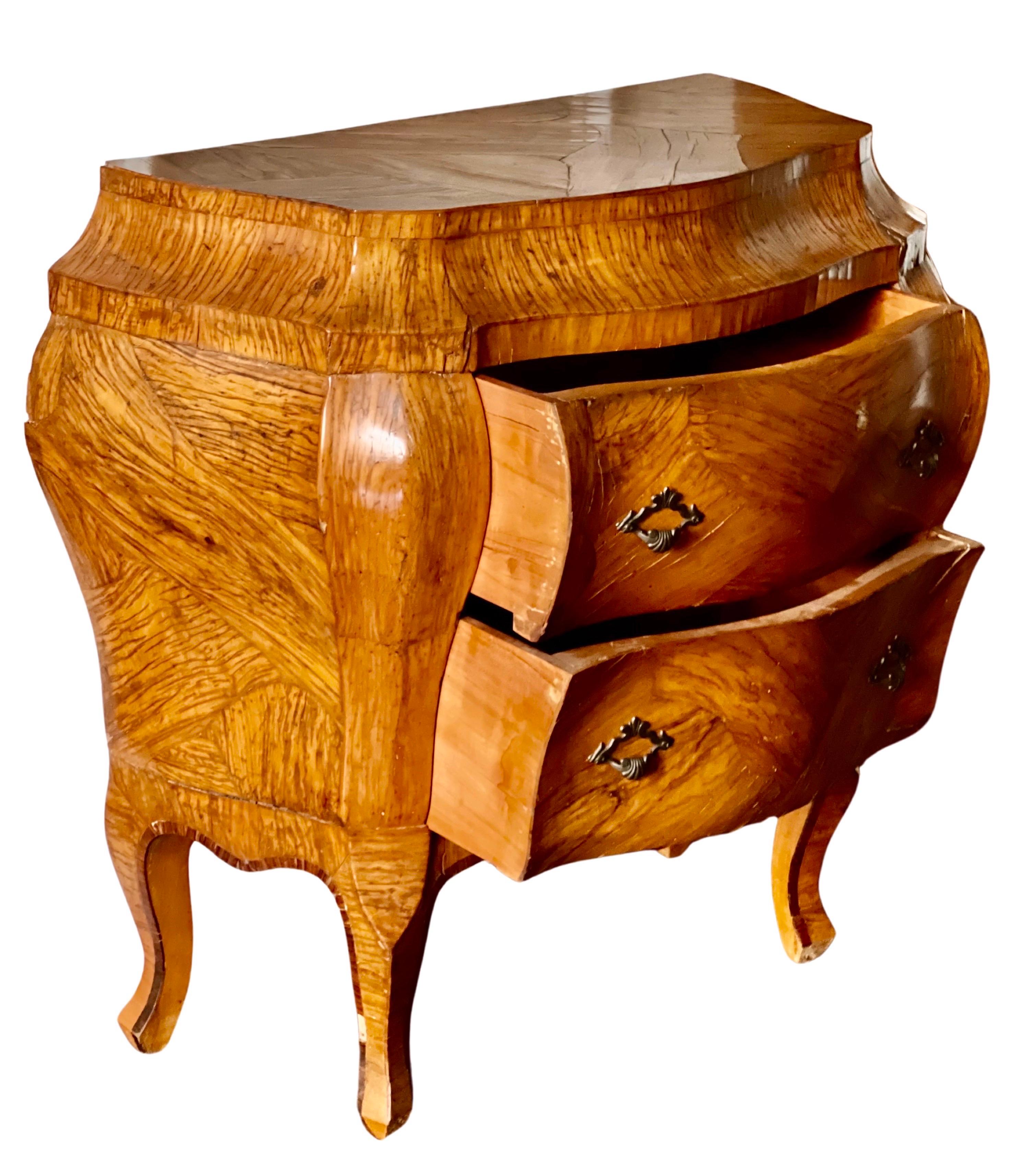 Italian Olive Wood Bombe Commode, Early 20th Century For Sale 1