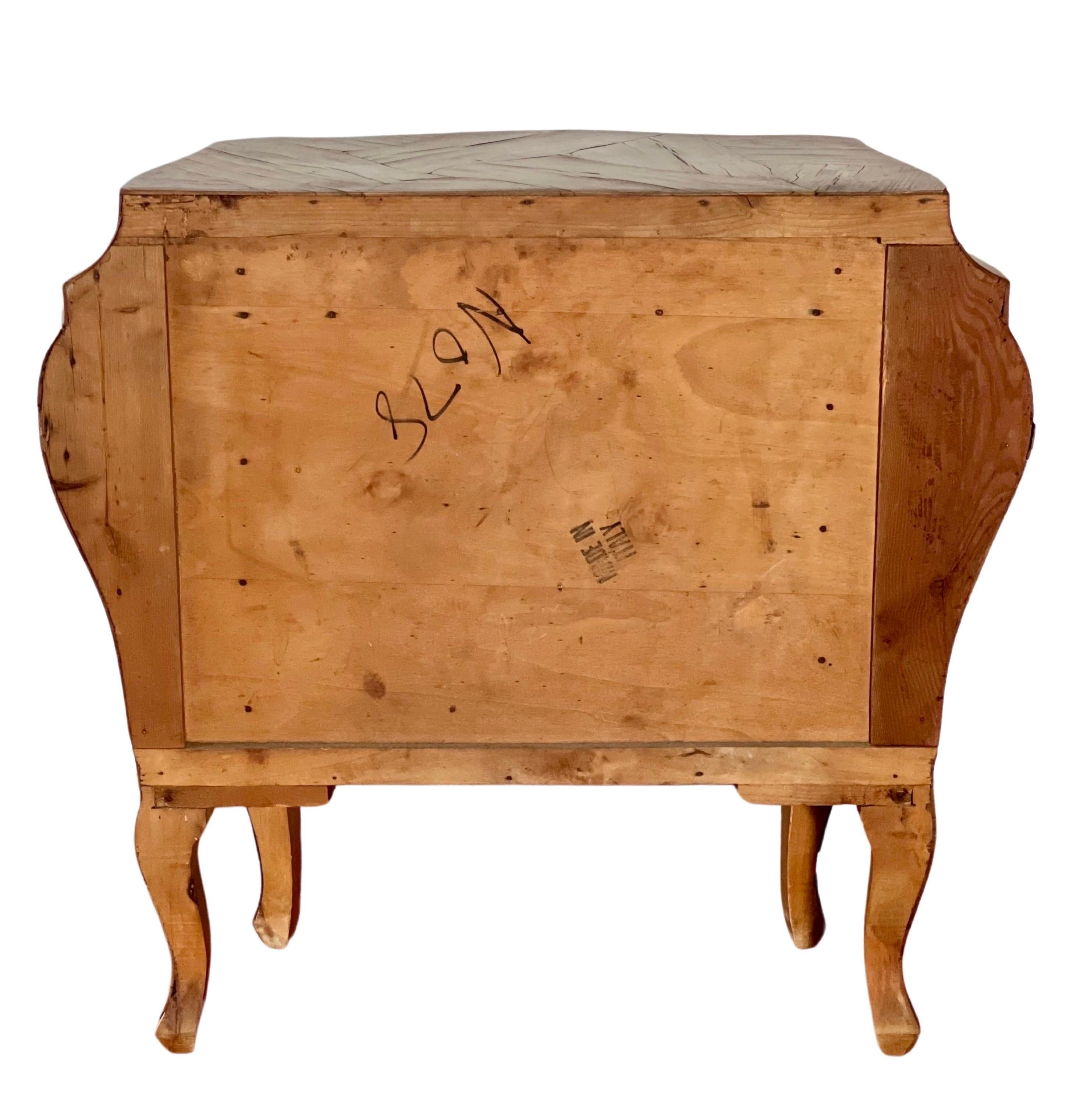 Italian Olive Wood Bombe Commode, Early 20th Century For Sale 3