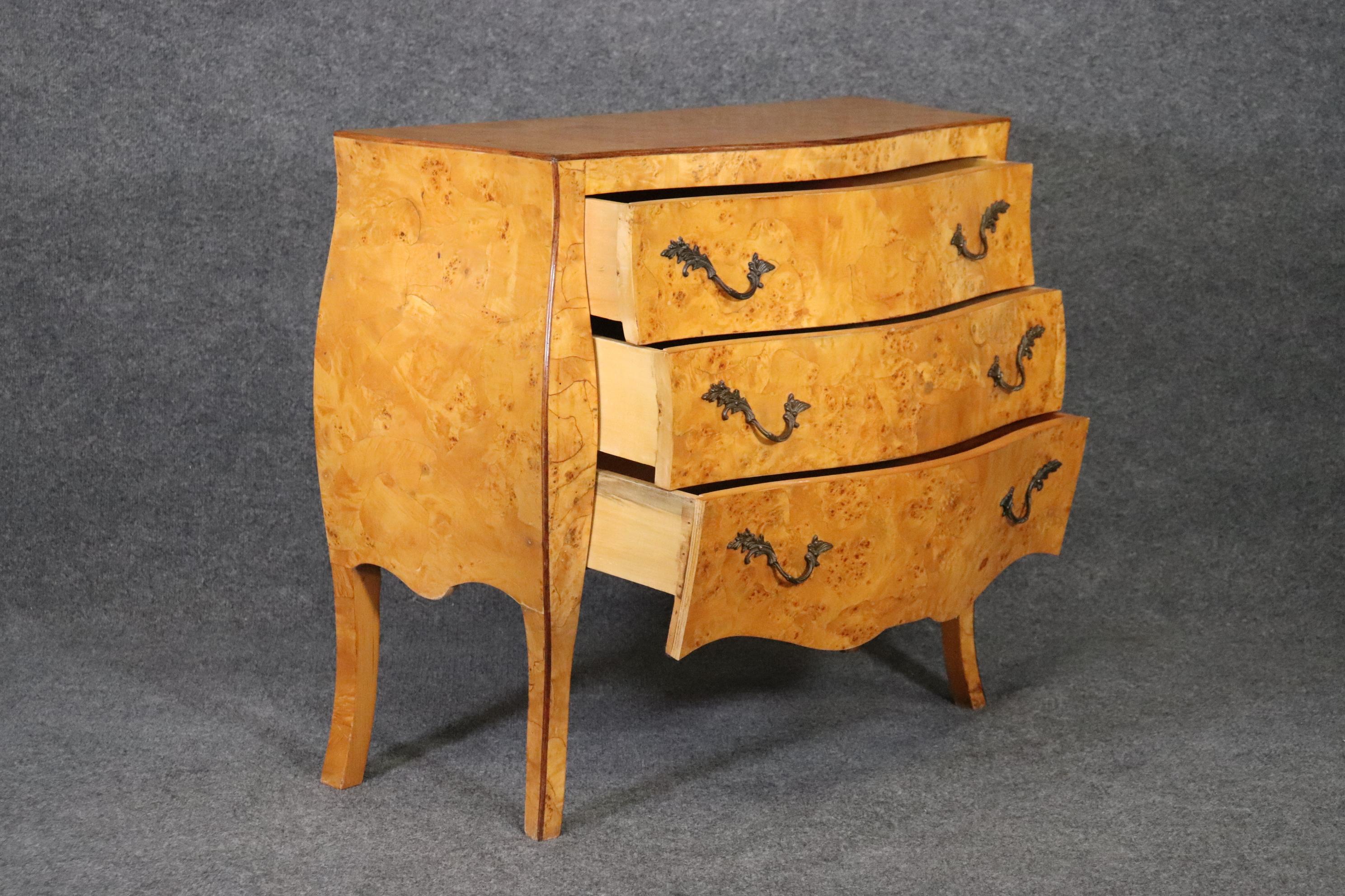 Italian Olive Wood Bombe Commode In Good Condition In Swedesboro, NJ