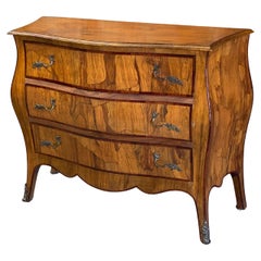 Commode bombée italienne en bois d'olivier