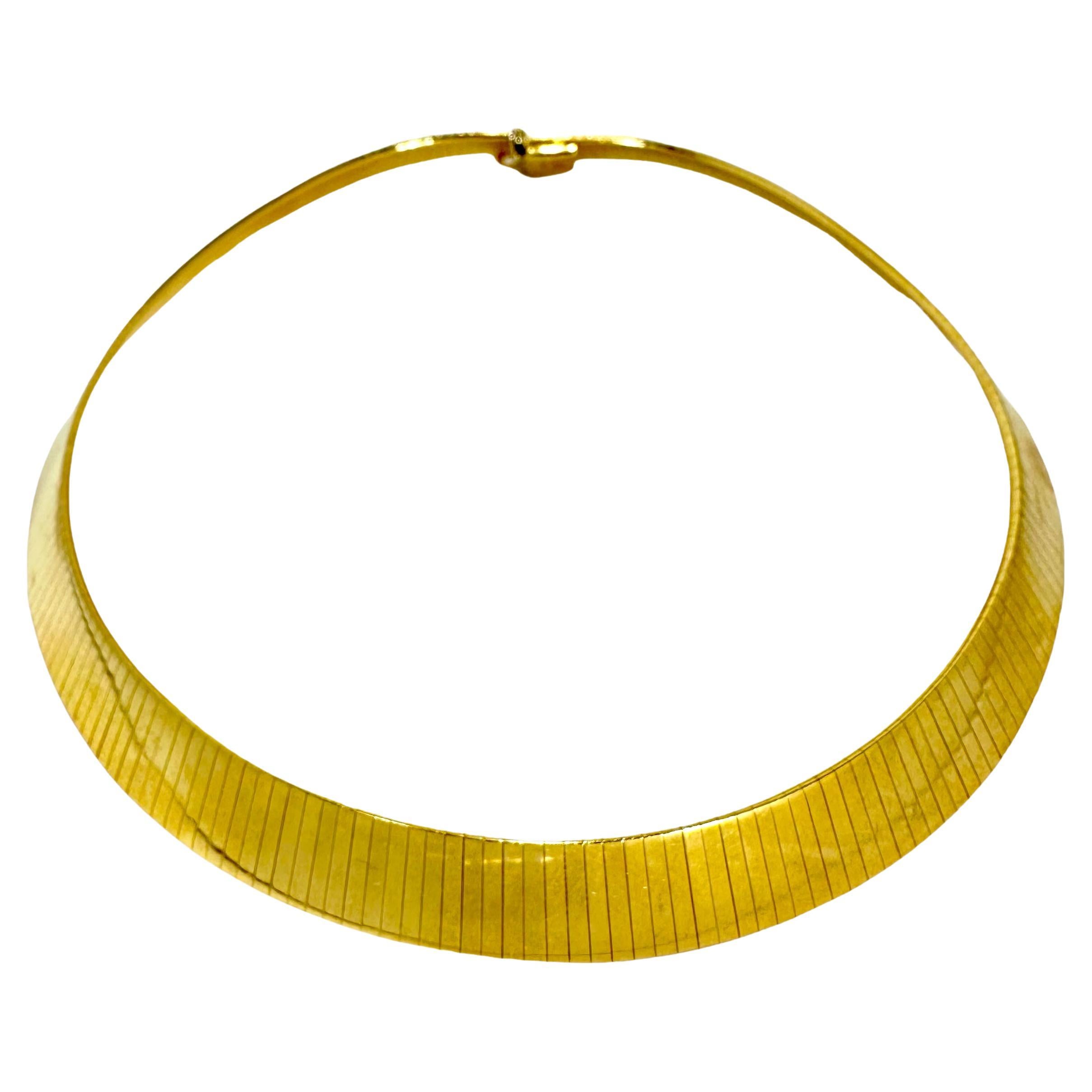 Italienische Omega Choker-Halskette, 15 Zoll lang und 12 mm breit im Angebot
