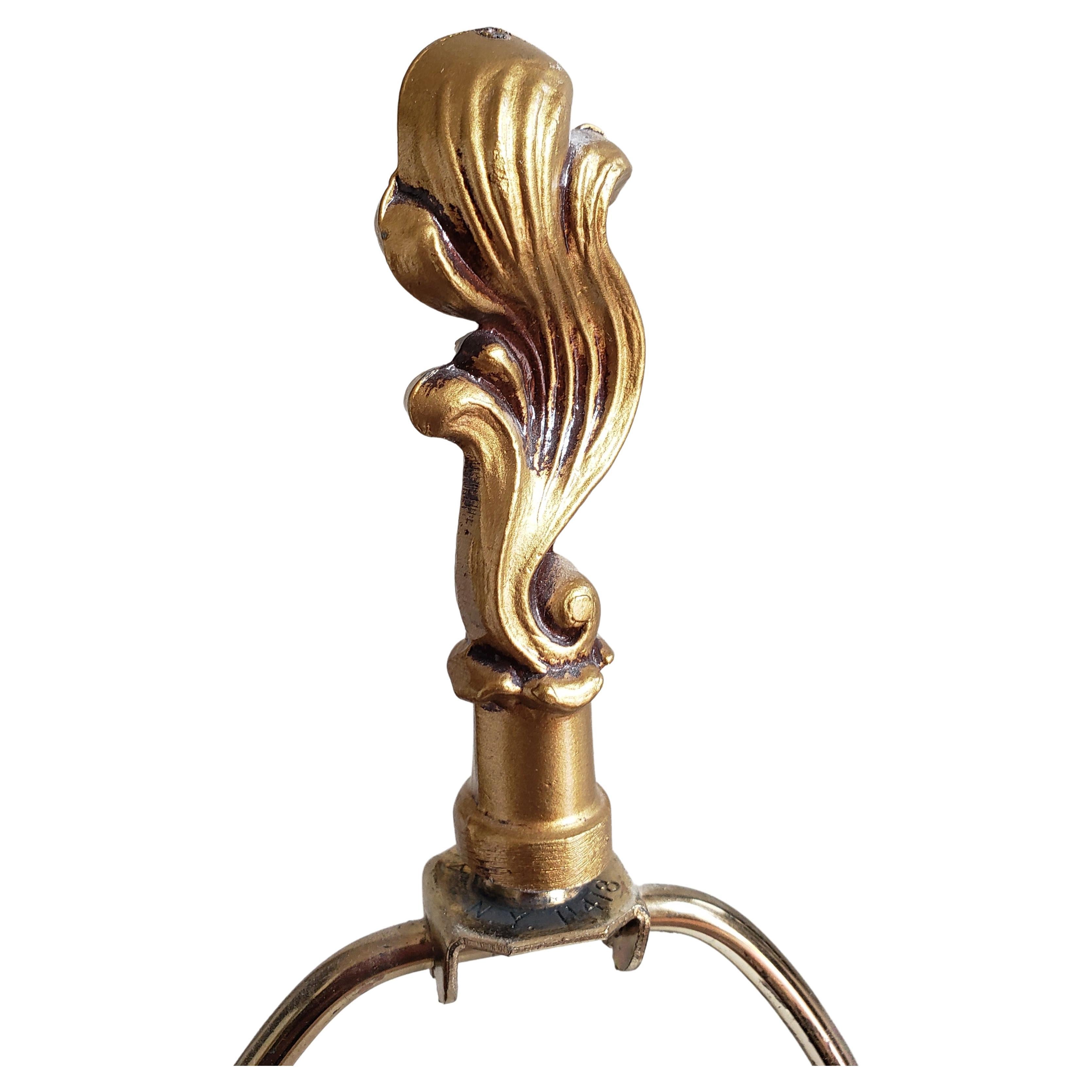 Américain Lampe de table italienne à colonne en marbre onyx et laiton en vente