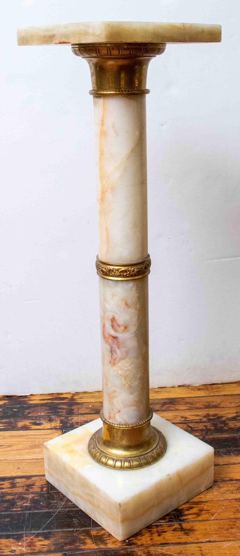 Italian Onyx Pedestal with Brass Details For Sale at 1stDibs