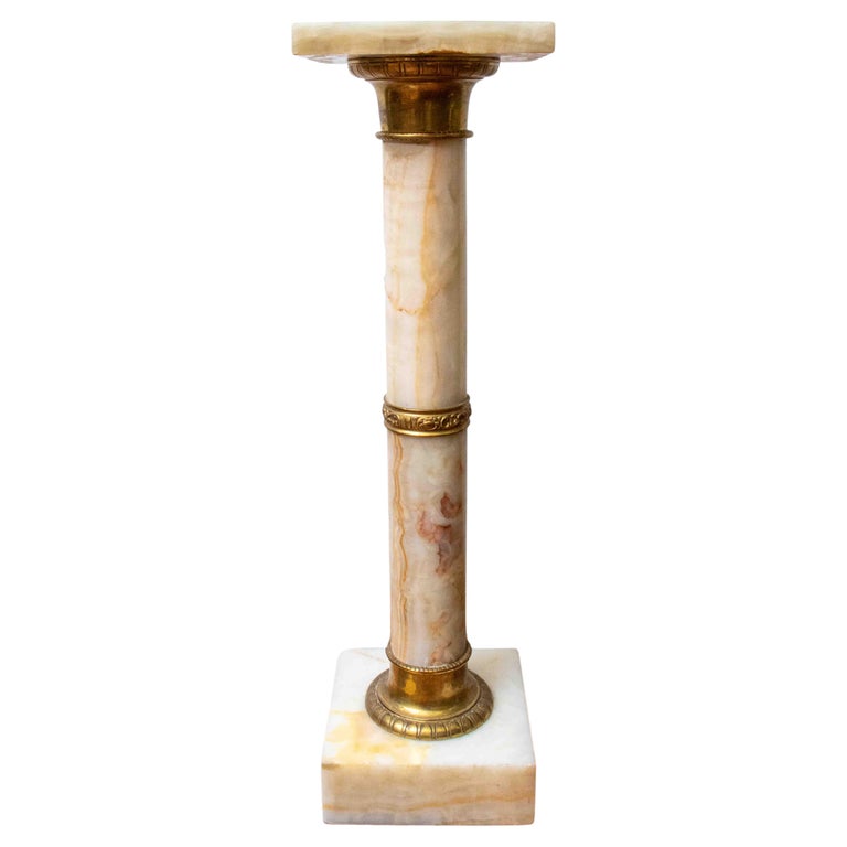 Italian Onyx Pedestal with Brass Details For Sale at 1stDibs