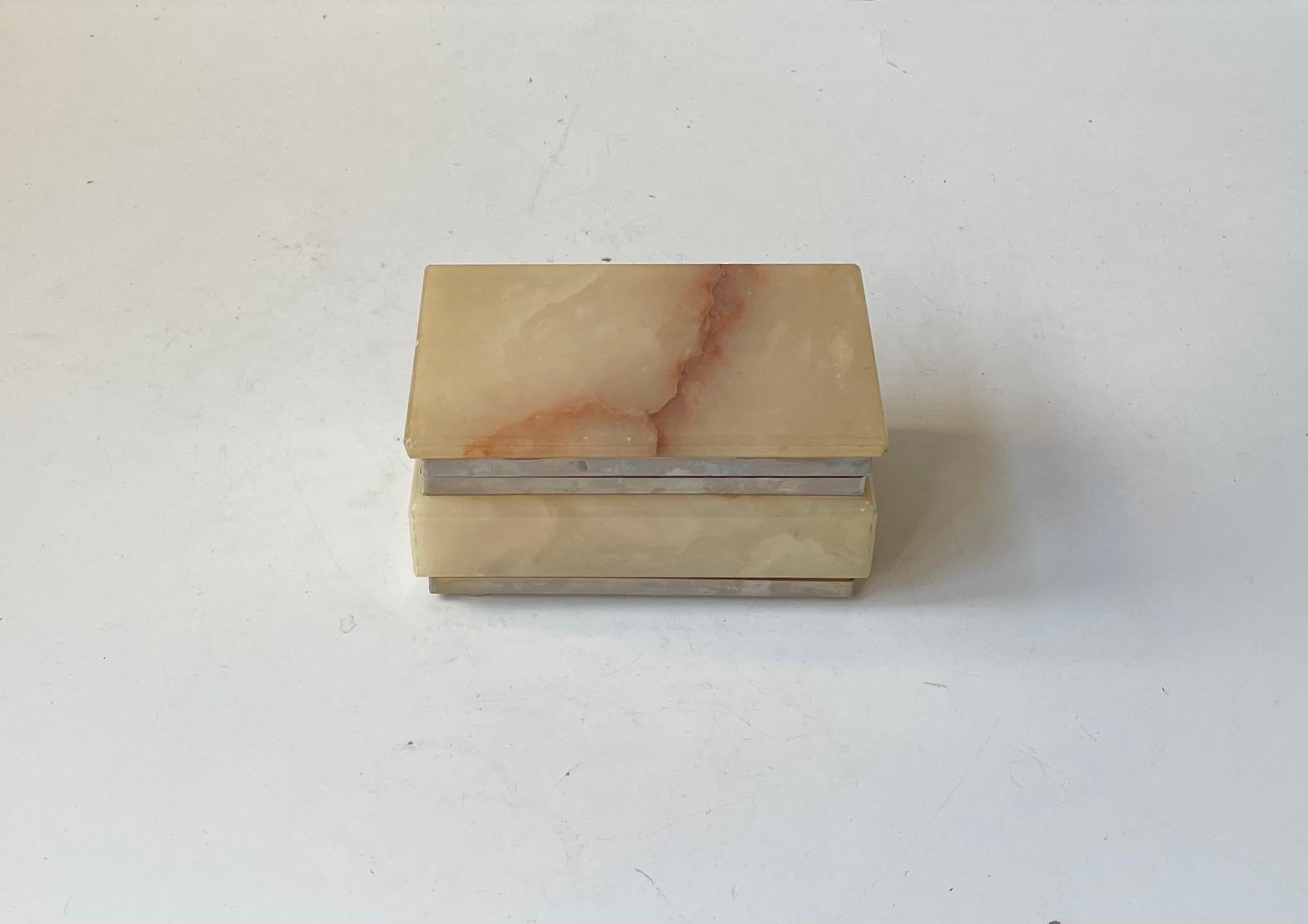 Fin du 20e siècle Boîte à bibelots italienne en pierre d'onyx par Romano Bianchi, années 1970 en vente