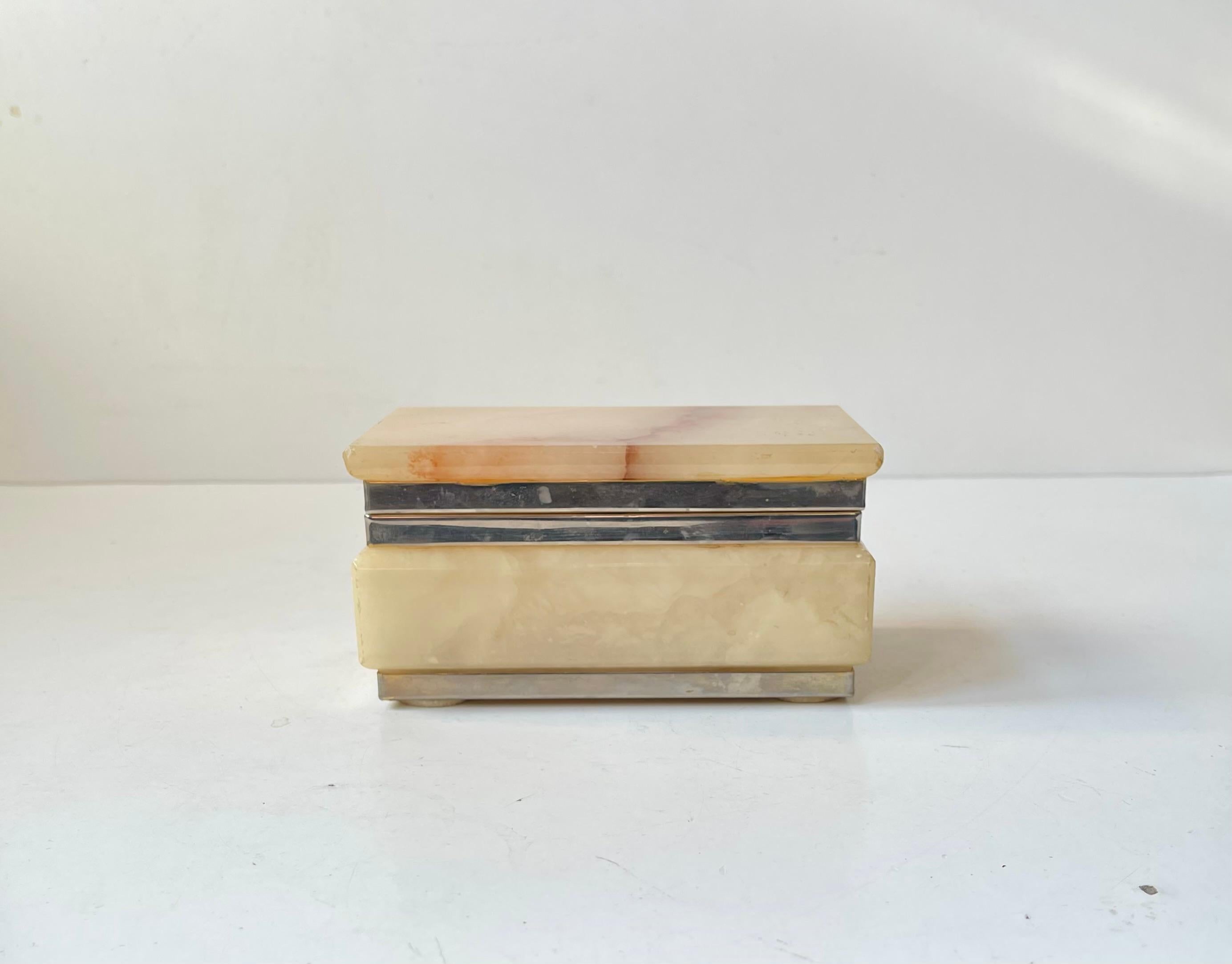 Marbre Boîte à bibelots italienne en pierre d'onyx par Romano Bianchi, années 1970 en vente