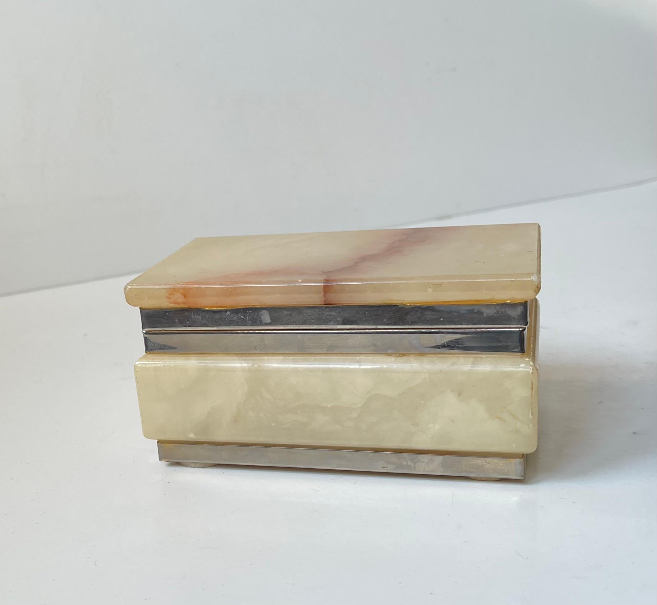 Boîte à bibelots italienne en pierre d'onyx par Romano Bianchi, années 1970 en vente 3