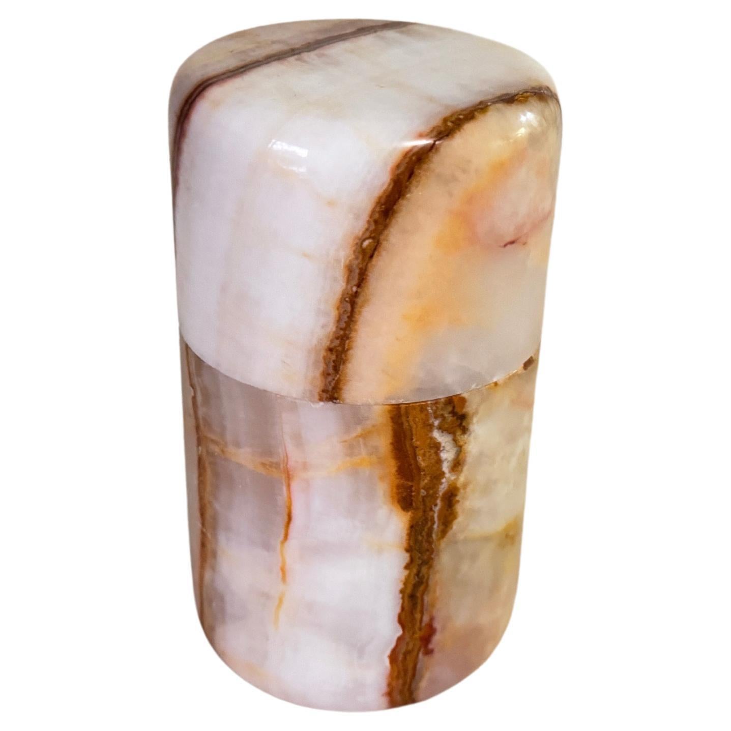 Italian Onyx Vide Poche or Box with a Lid Beige Color Italy 1970 In Good Condition For Sale In Auribeau sur Siagne, FR