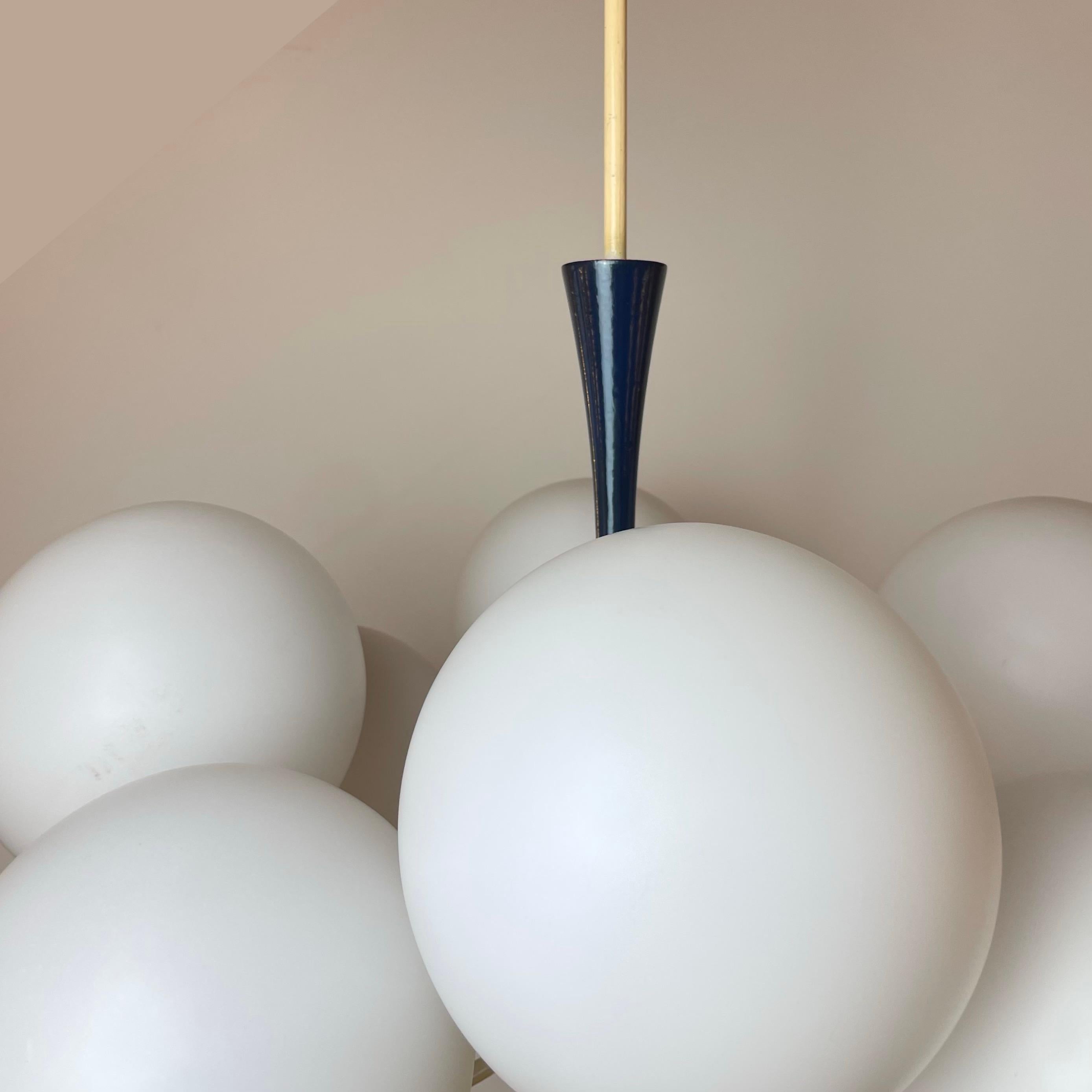 Italian Opalin Chandelier, 1950s For Sale 3