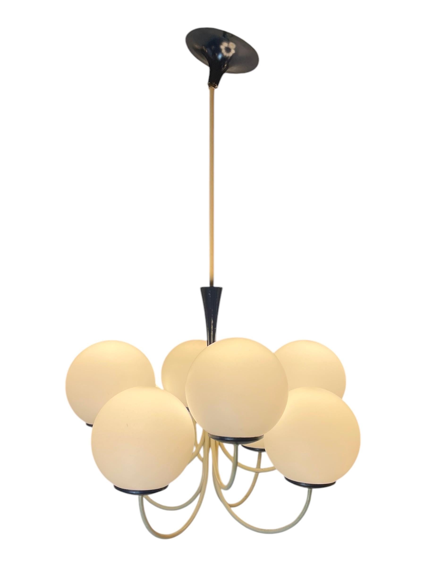 Italian Opalin Chandelier, 1950s For Sale 6