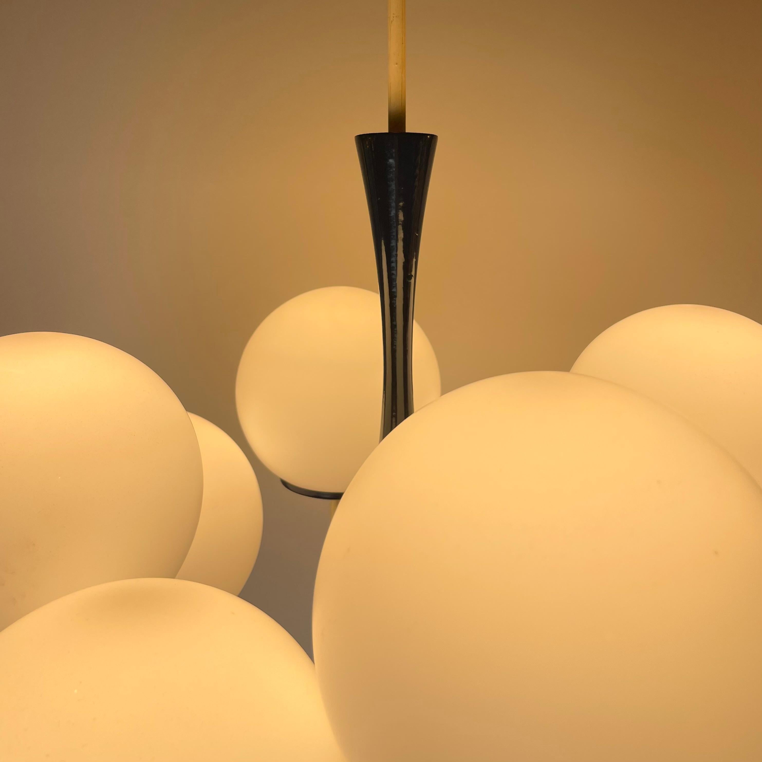 Italian Opalin Chandelier, 1950s In Good Condition For Sale In Brussel, BE