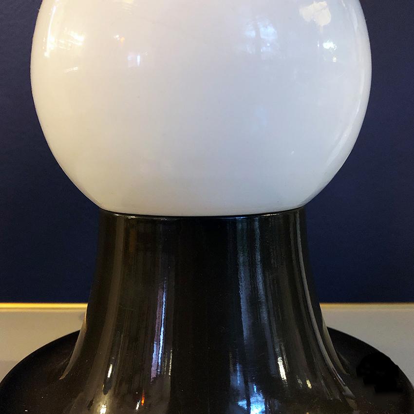 Italian Opaline Glass Light Ball Table Lamp by Castiglionis for Flos, 1965 In Good Condition In MIlano, IT