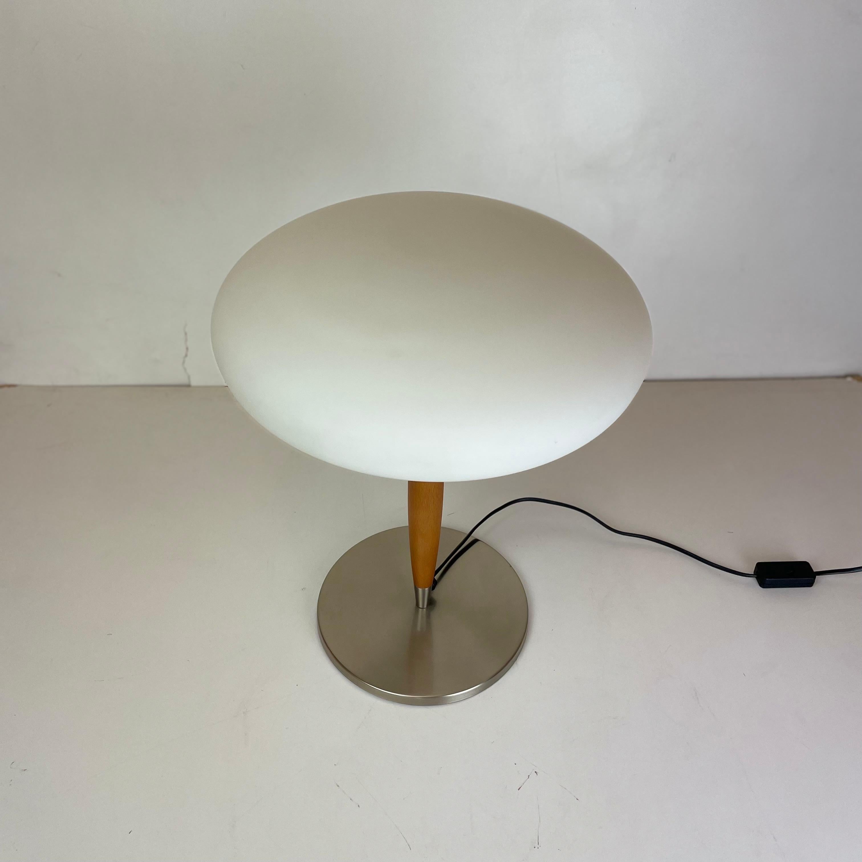 Italian Opaline Table Lamp, 1990s For Sale 1