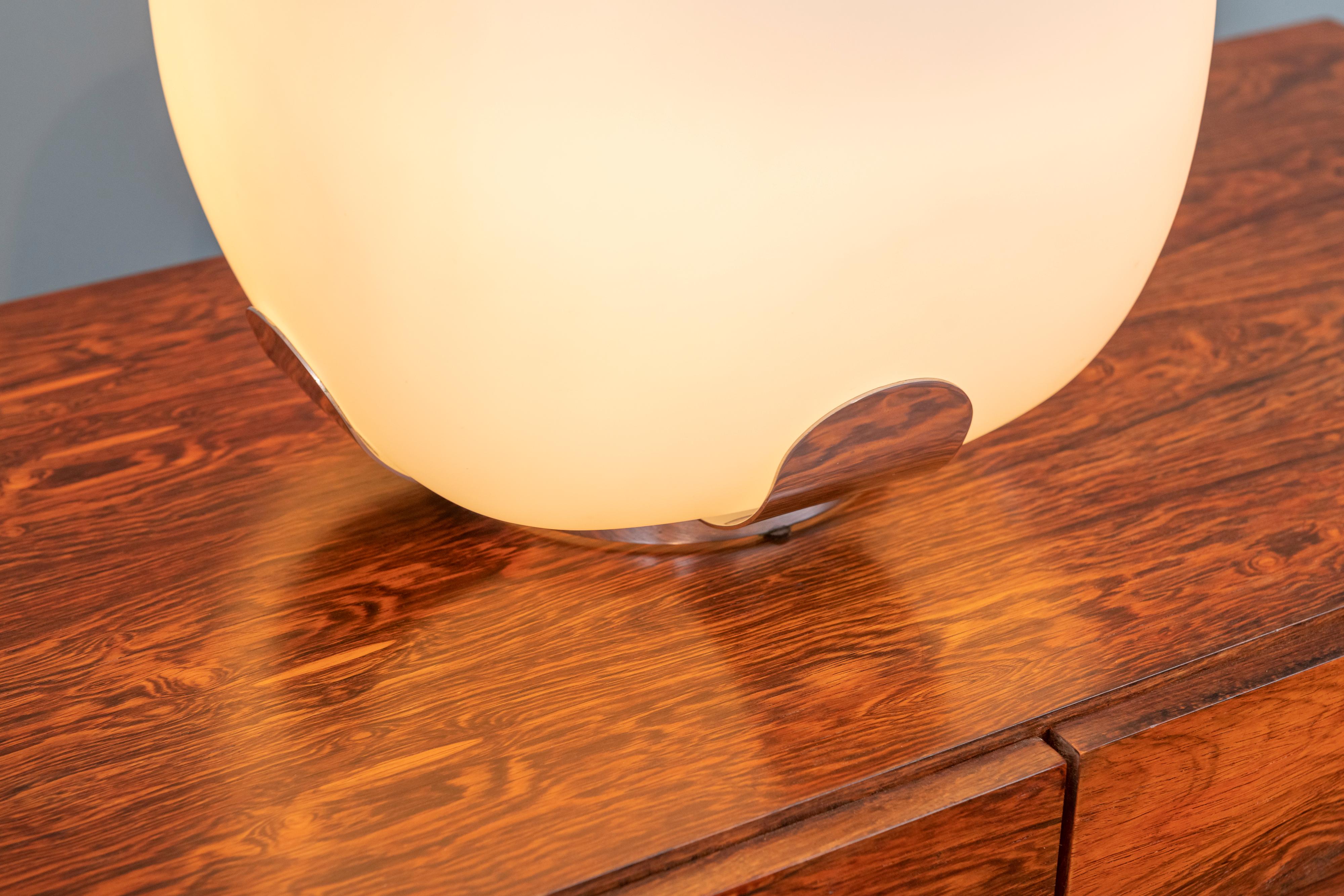 Mid-Century Modern Italian Opaque Glass Table Lamp Jardinière For Sale