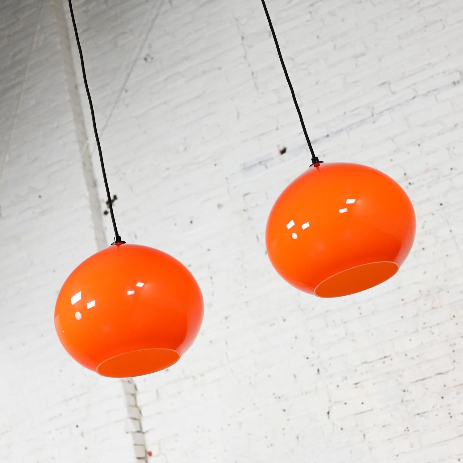 Italienische Pendelleuchten aus orangefarbenem Muranoglas von Alessandro Pianon für Vistosi im Angebot 5