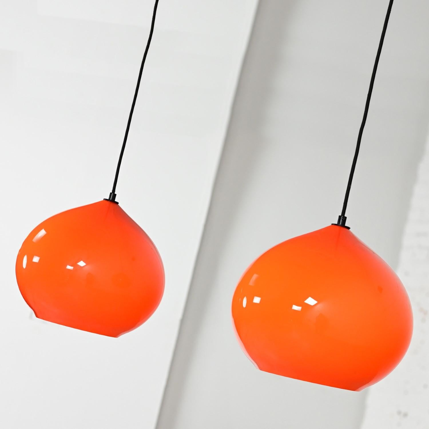 Italienische Pendelleuchten aus orangefarbenem Muranoglas von Alessandro Pianon für Vistosi im Angebot 6