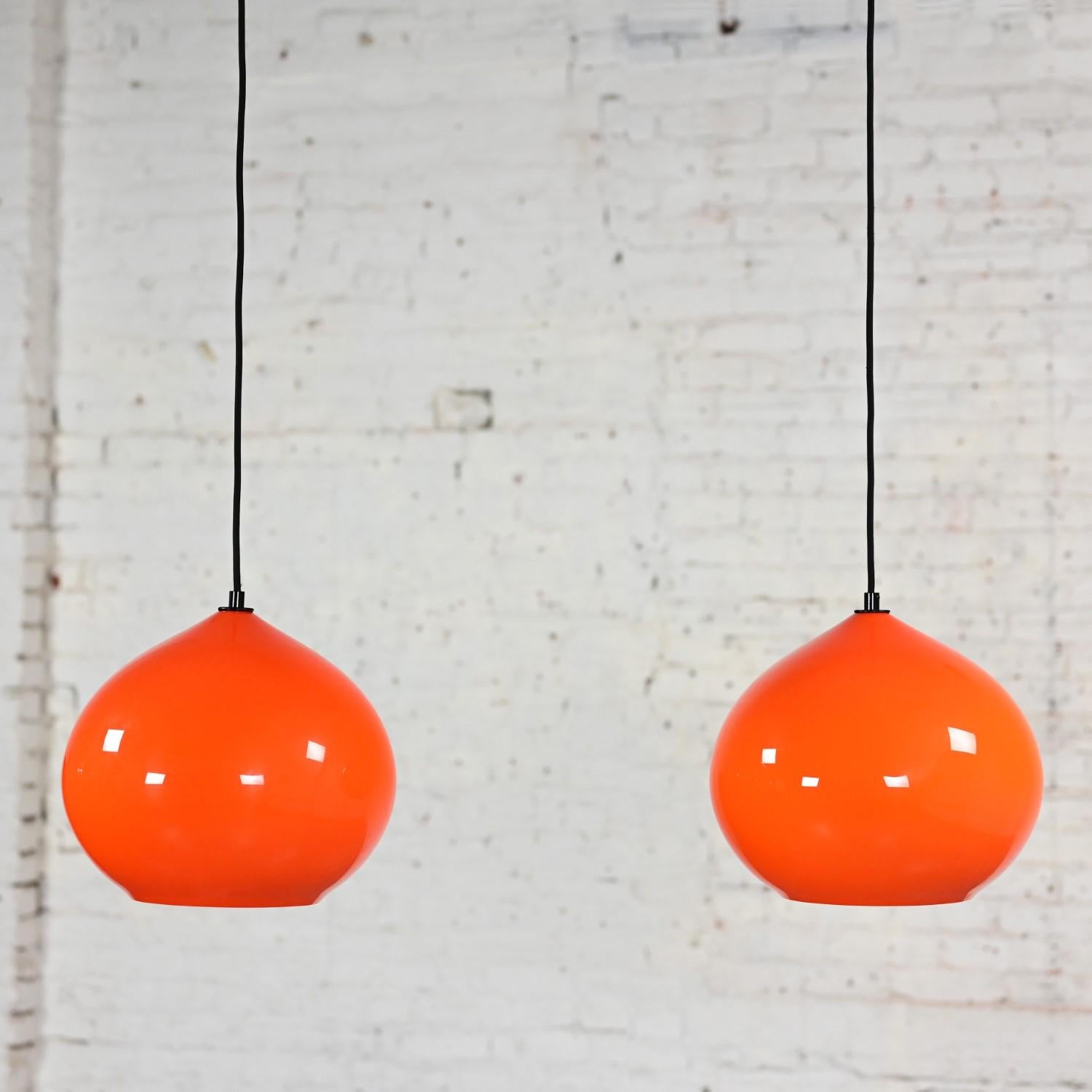 Italienische Pendelleuchten aus orangefarbenem Muranoglas von Alessandro Pianon für Vistosi im Zustand „Gut“ im Angebot in Topeka, KS