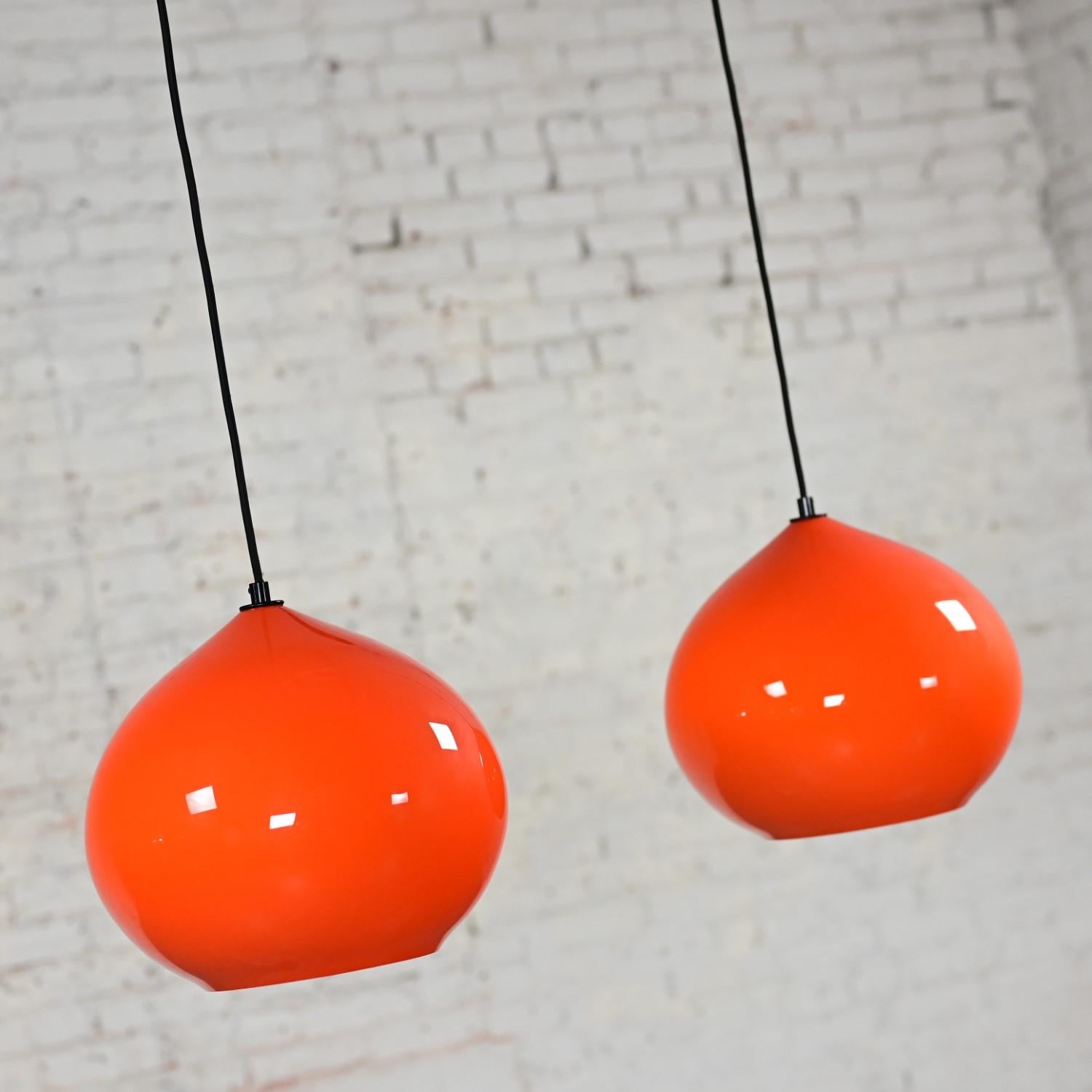 Italienische Pendelleuchten aus orangefarbenem Muranoglas von Alessandro Pianon für Vistosi im Angebot 2