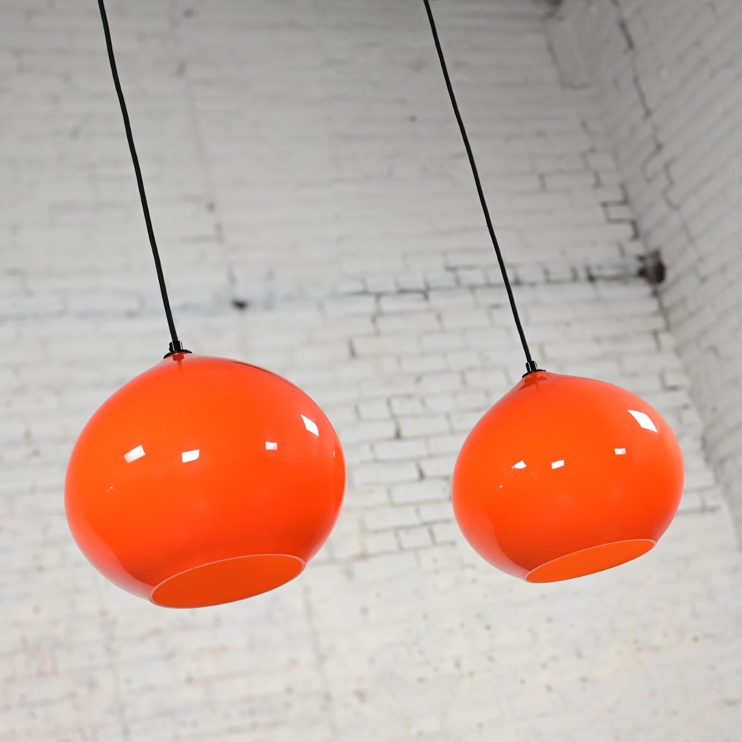 Italienische Pendelleuchten aus orangefarbenem Muranoglas von Alessandro Pianon für Vistosi im Angebot 3