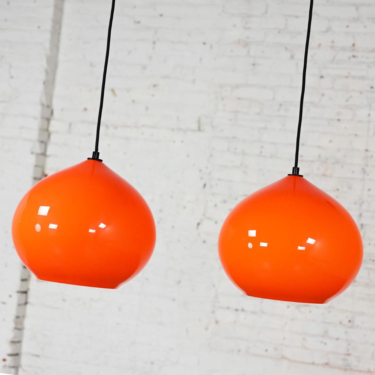 Italienische Pendelleuchten aus orangefarbenem Muranoglas von Alessandro Pianon für Vistosi im Angebot 4