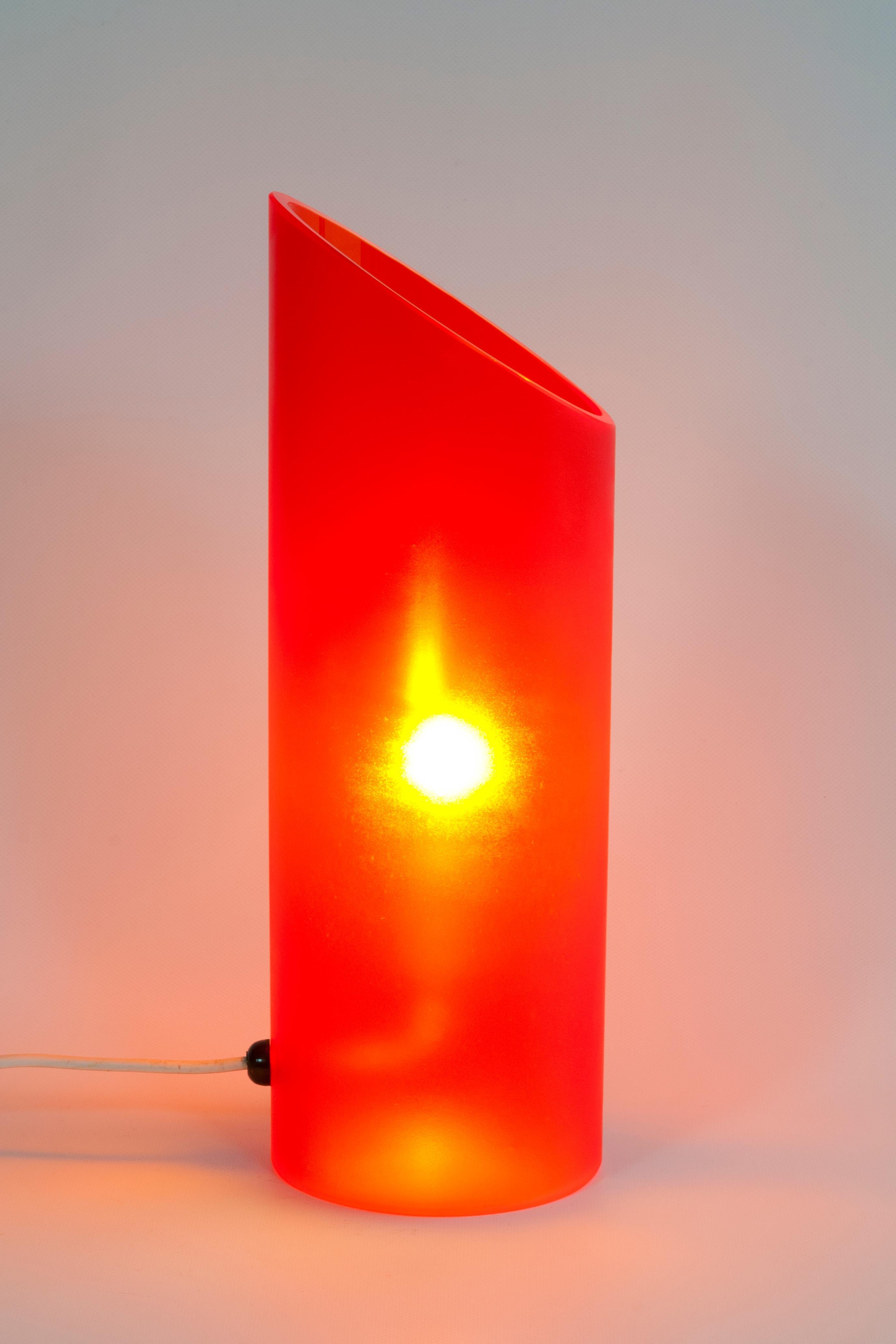 Hand-Crafted Murano glass table lamp in vibrant orange signed Cenedese 1970s Italy For Sale