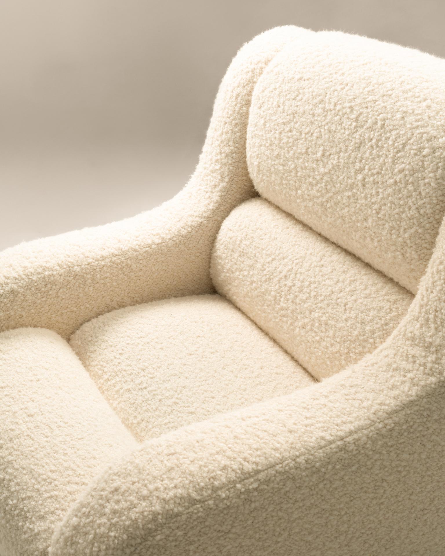 Italian organic armchairs- 1970s For Sale 4