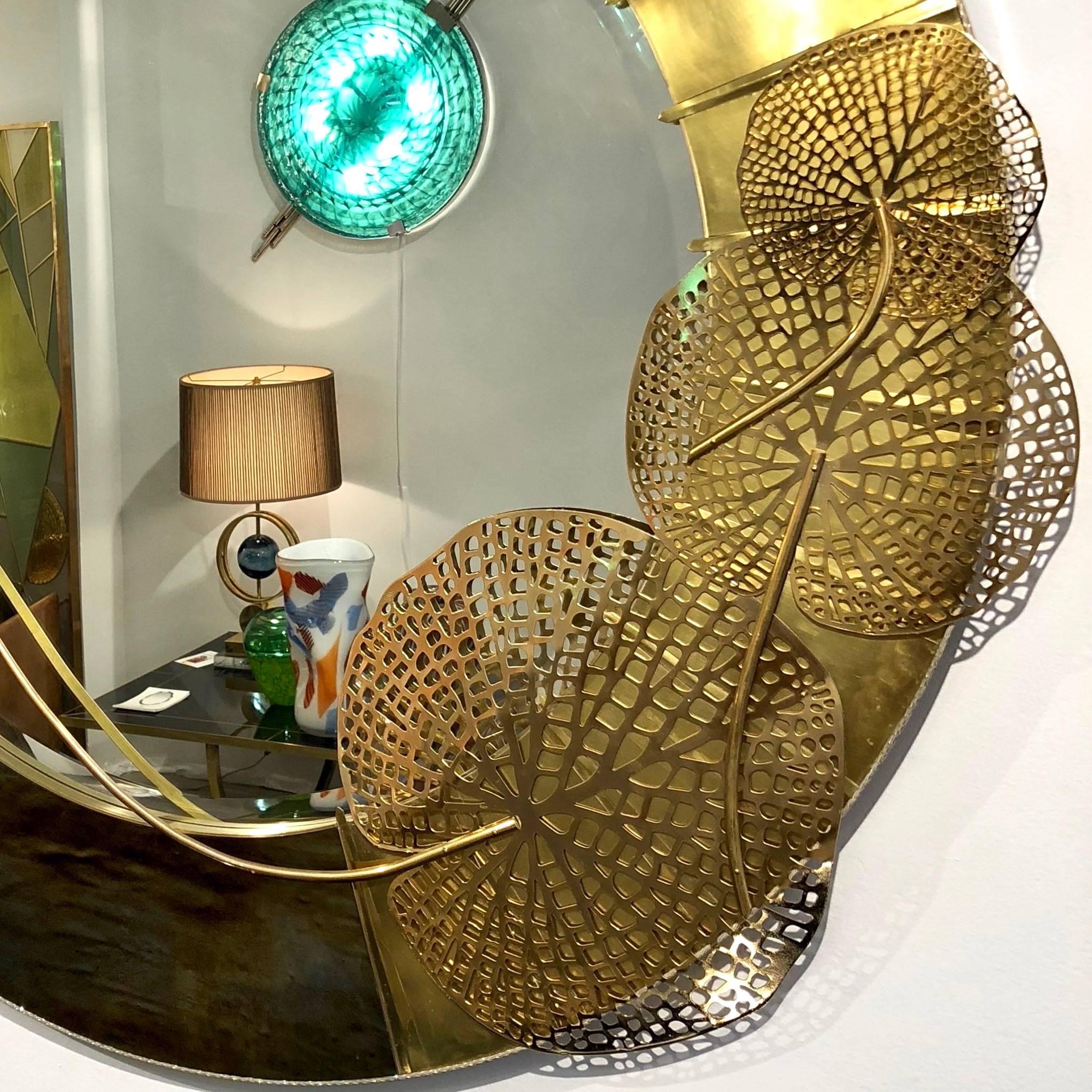 Italian Organic Brass and Opalescent Murano Glass Modern Sculpture Round Mirror In Excellent Condition In New York, NY