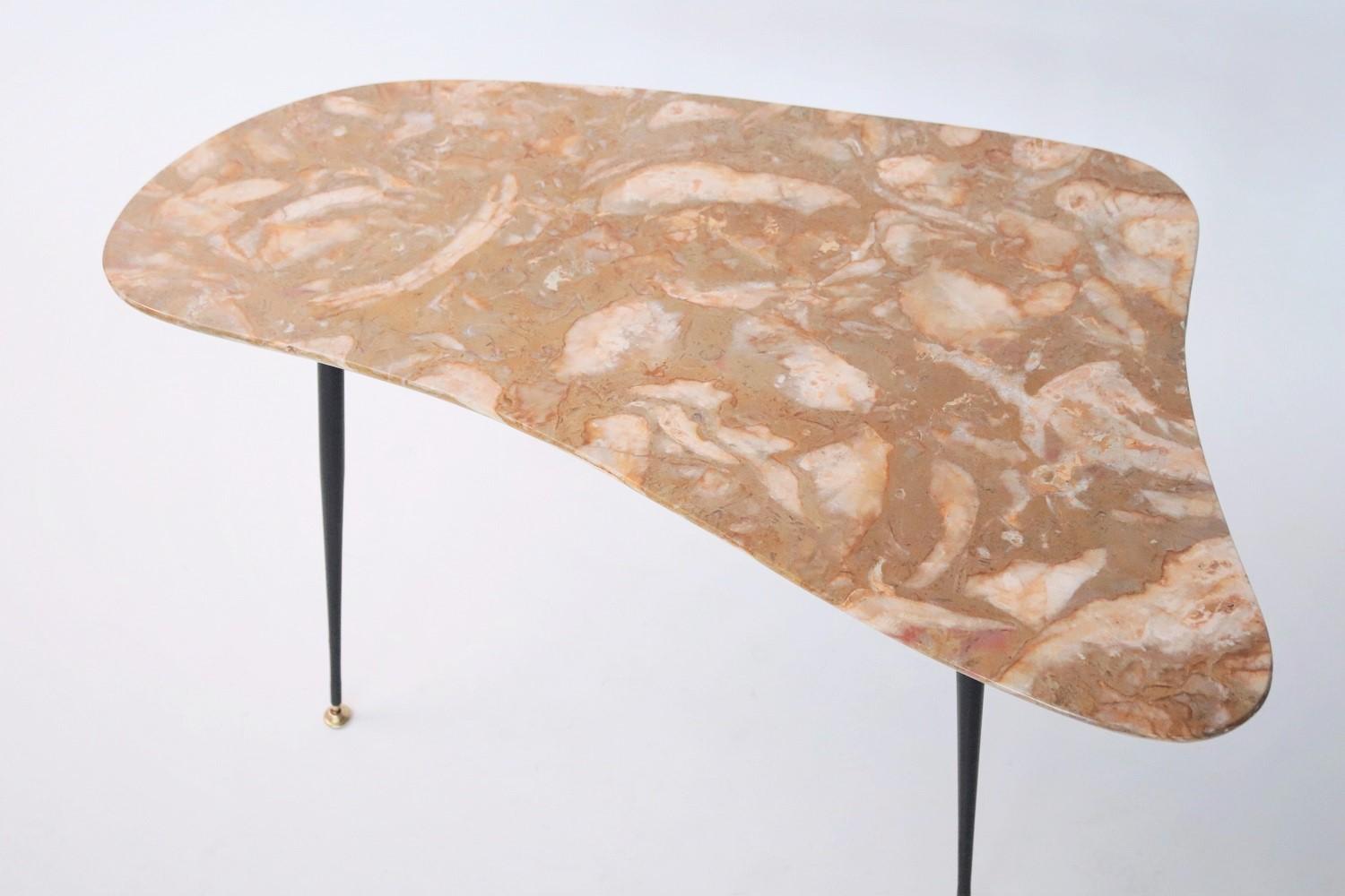 Mid-20th Century Italian Organic Coffee Table with Yellow Marble Top and Brass Feet, 1950s For Sale