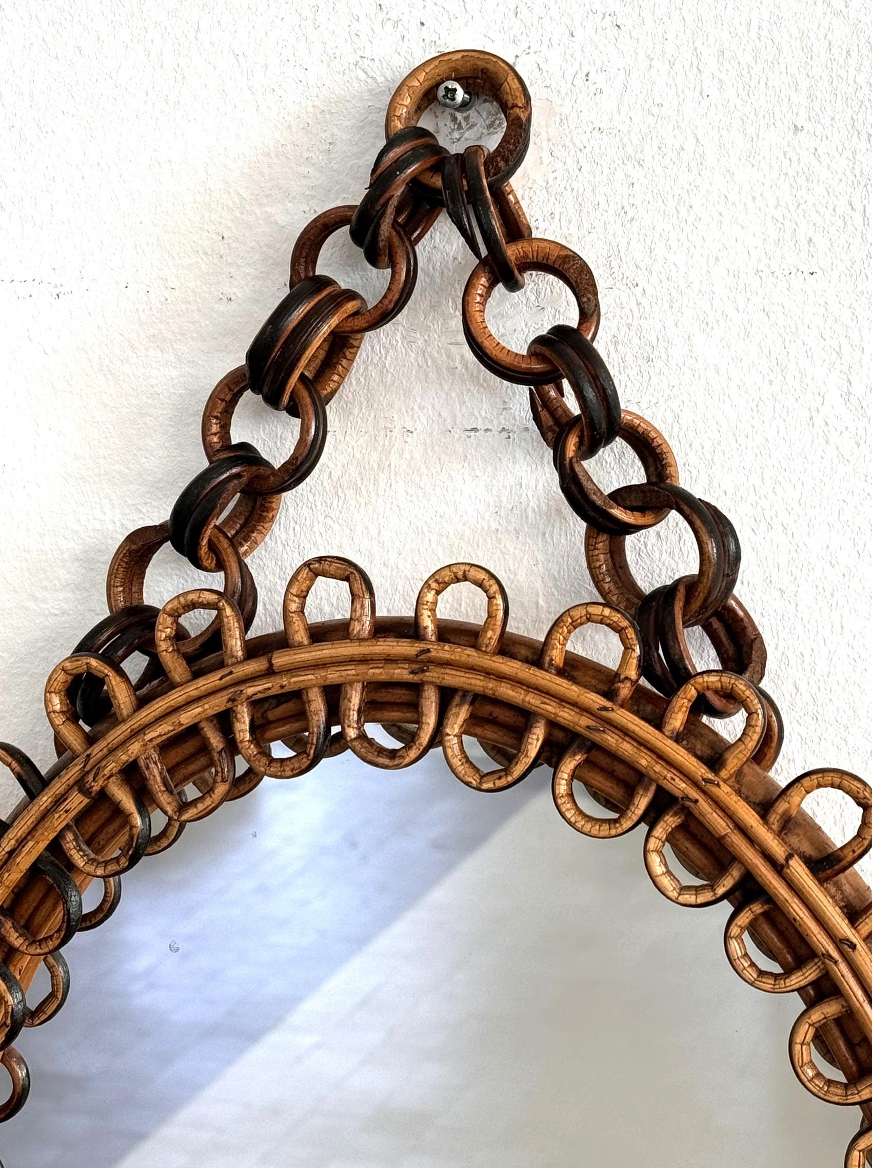Fatto a mano Specchio da parete di design organico italiano in rattan e bambù, anni '60 in vendita