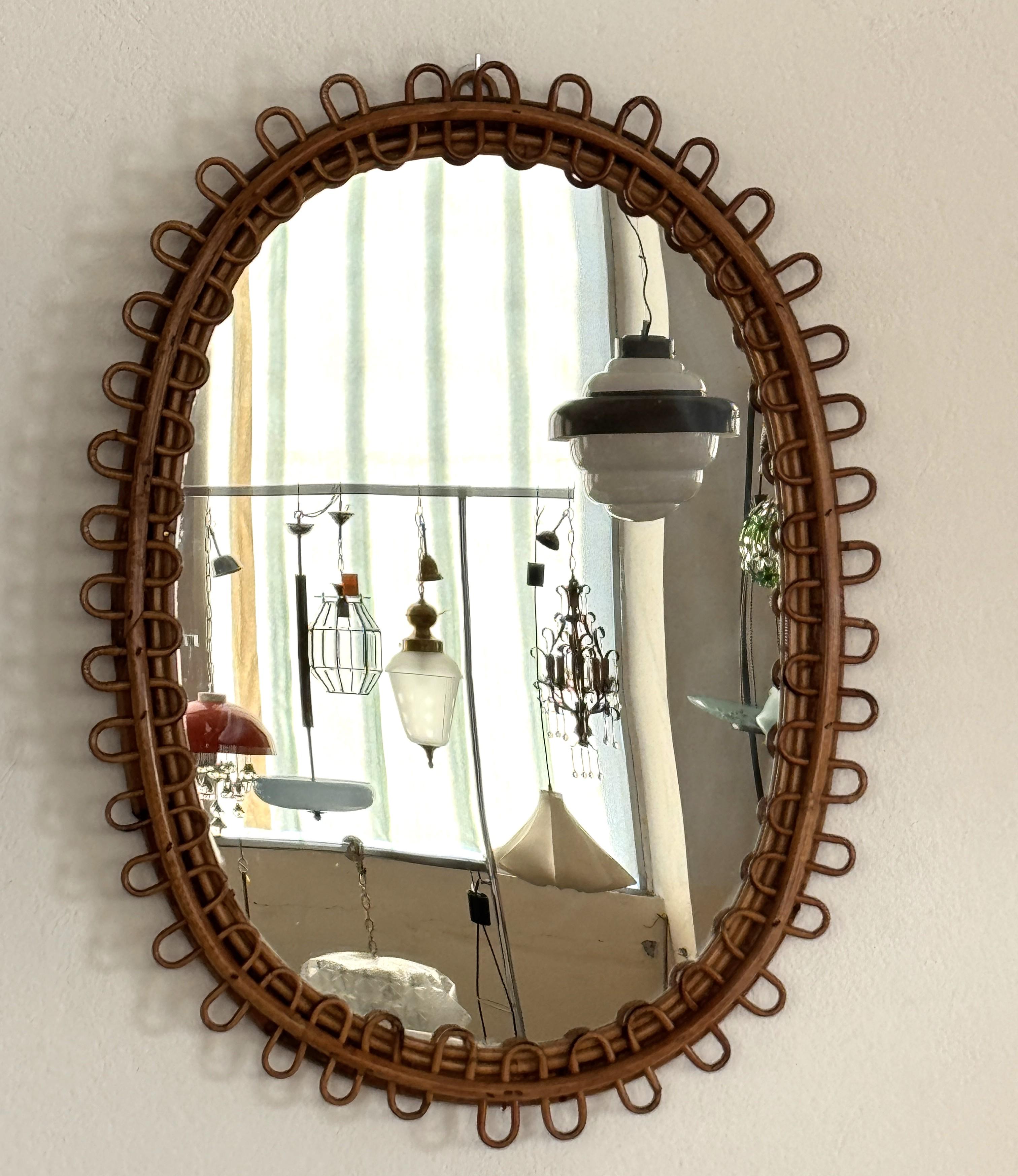 Espejo de pared de diseño orgánico italiano en ratán y bambú, años 60 en Bueno estado para la venta en Morazzone, Varese
