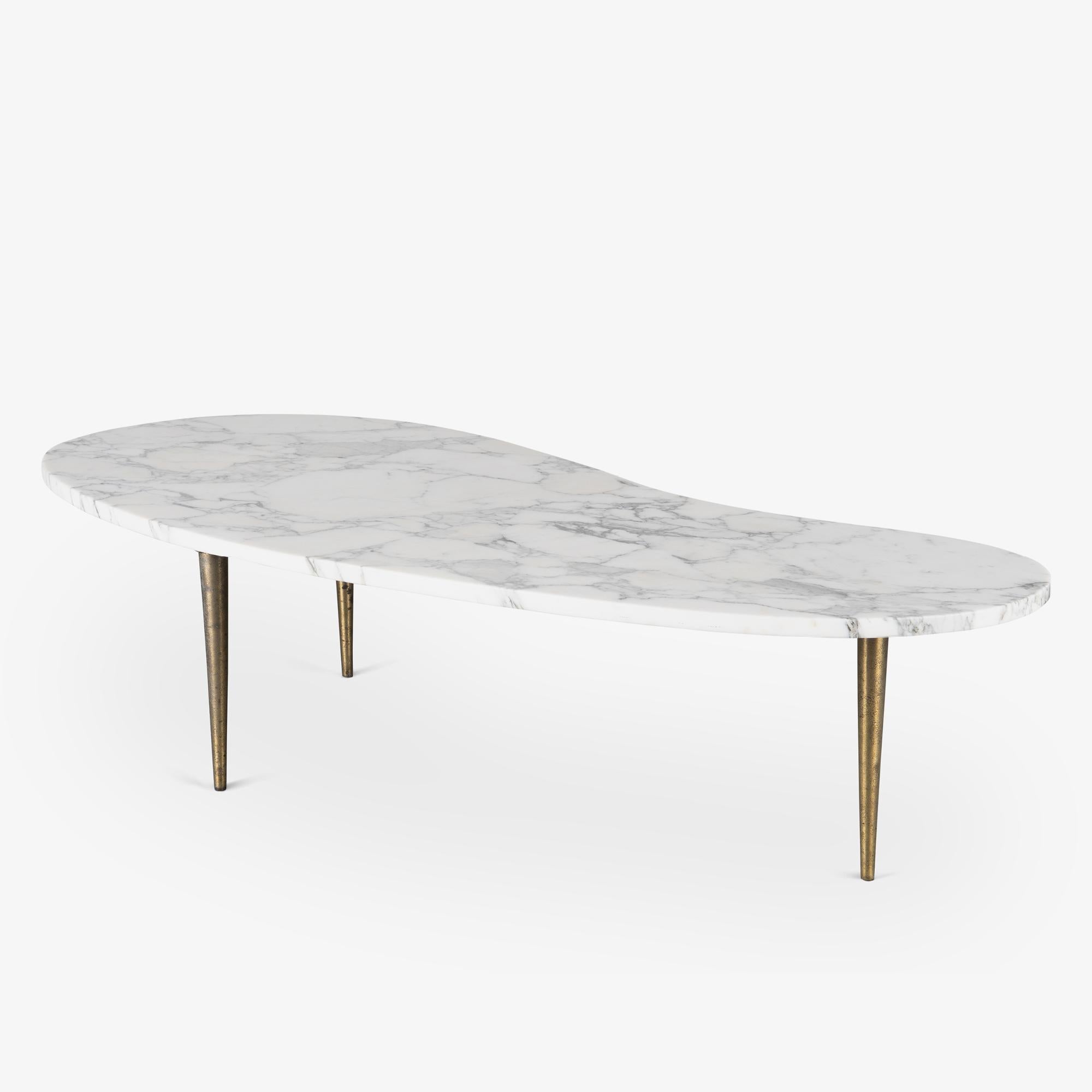 Italian Organic Form Carrara Marble Cocktail Table with Brass Legs For Sale 1