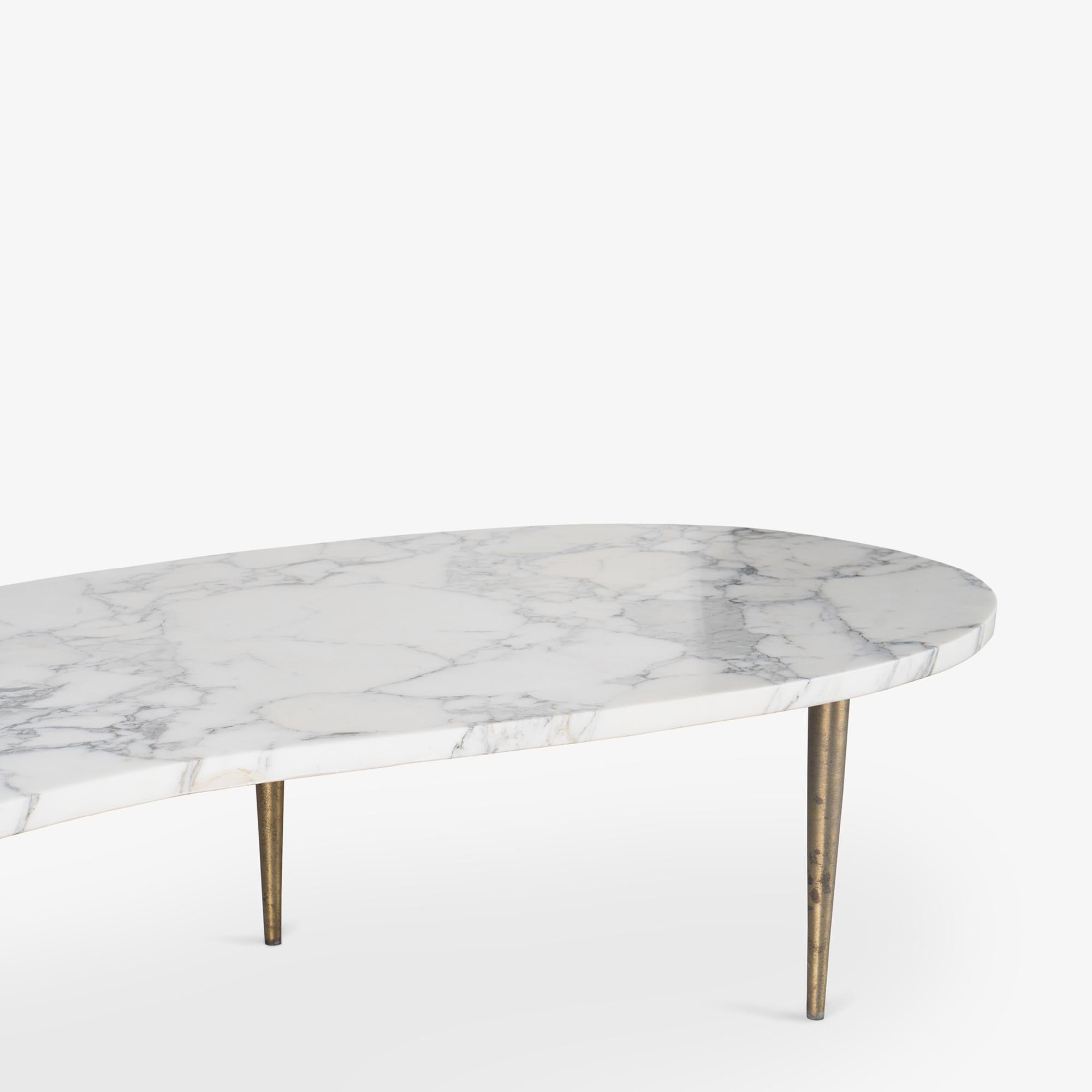 Italian Organic Form Carrara Marble Cocktail Table with Brass Legs For Sale 4