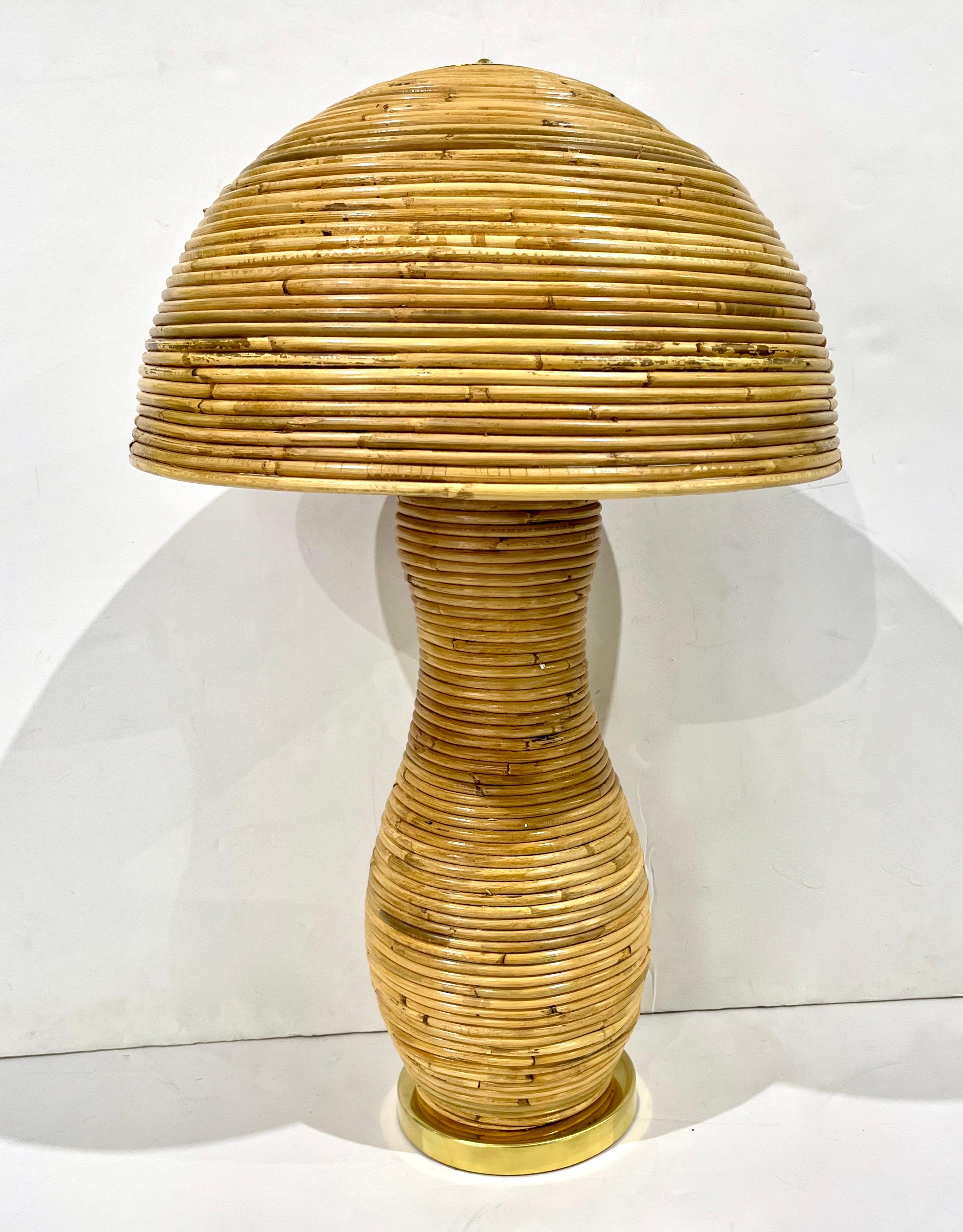 Italienischer organischer moderner zeitgenössischer Pilztisch/Floor-Lampen aus Messing und Rattan  im Angebot 5